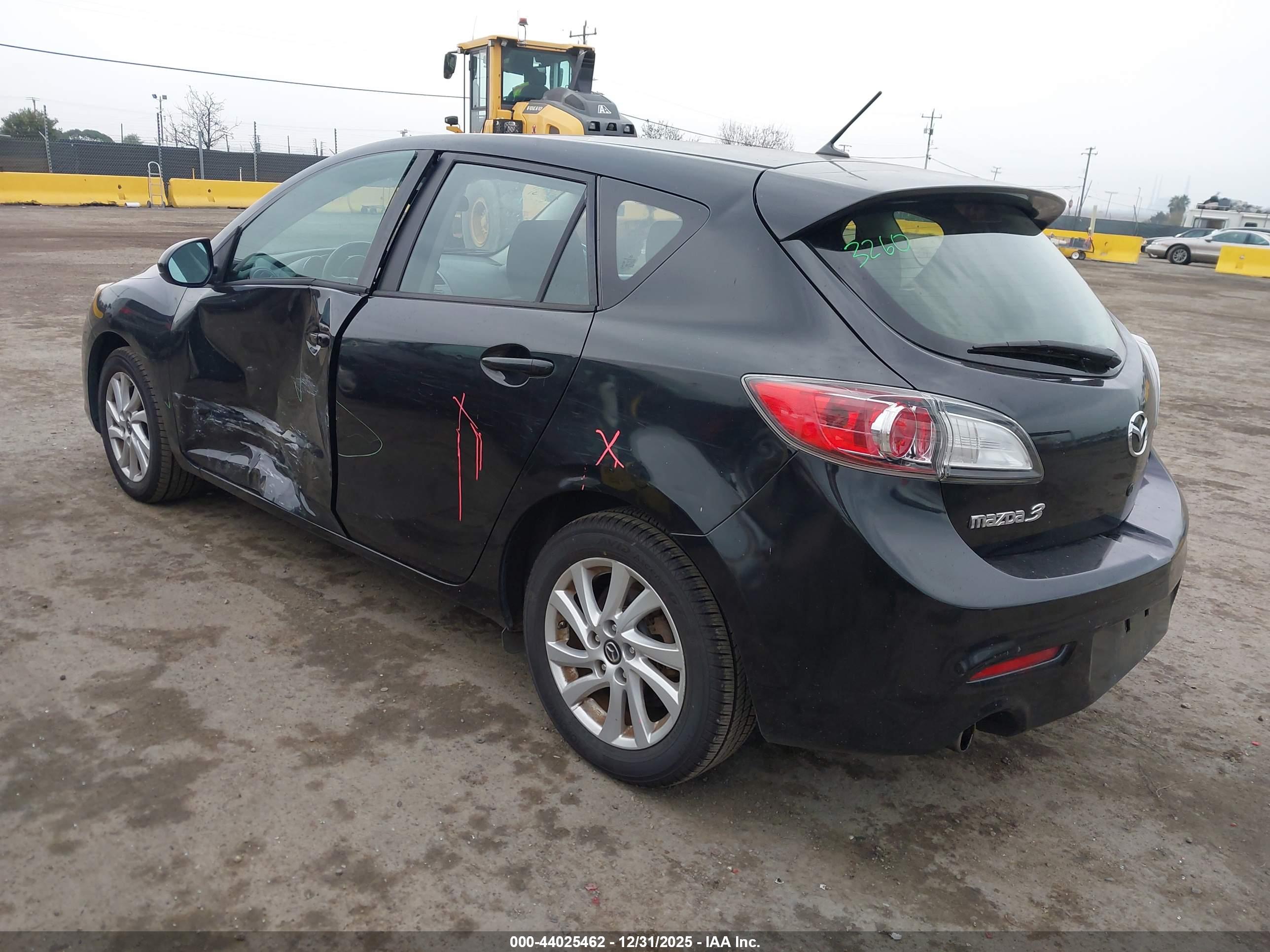 MAZDA MAZDA3 image 3