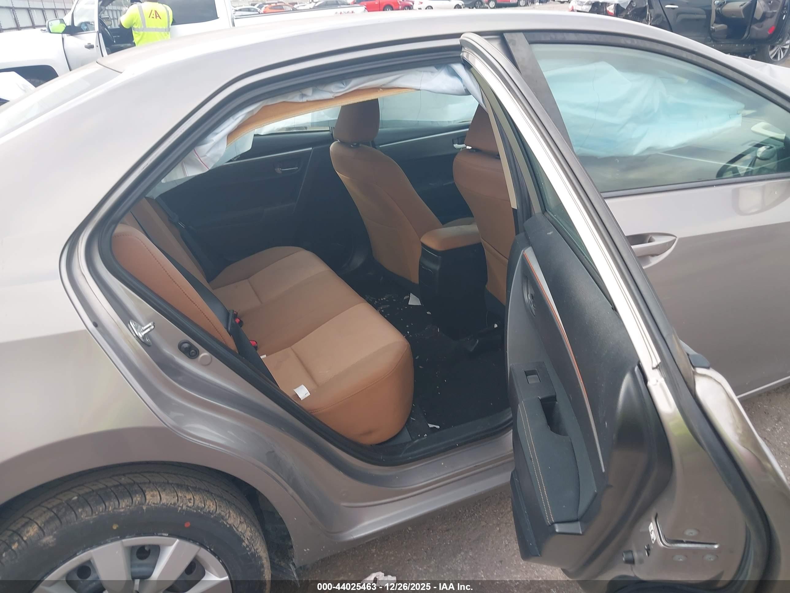TOYOTA COROLLA image 8