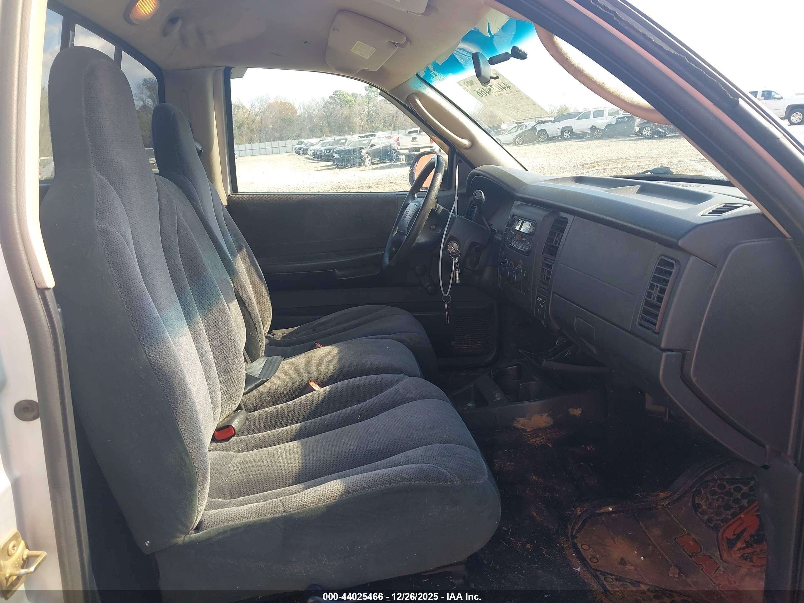 DODGE DAKOTA image 5
