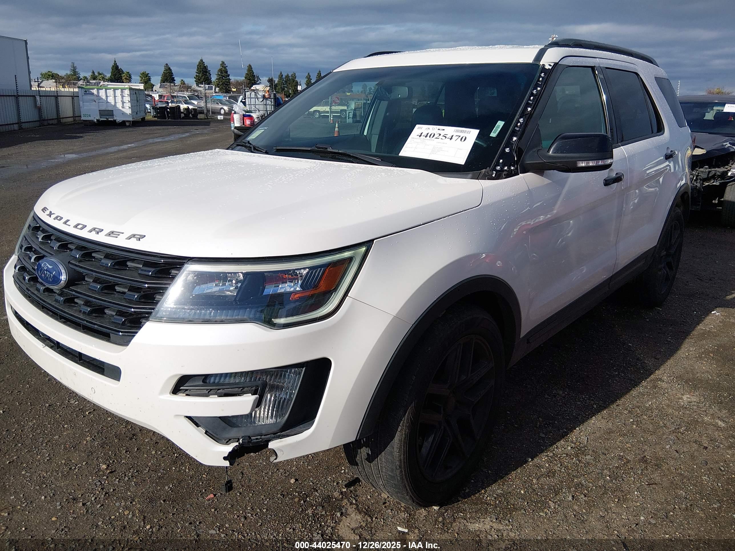 FORD EXPLORER image 2