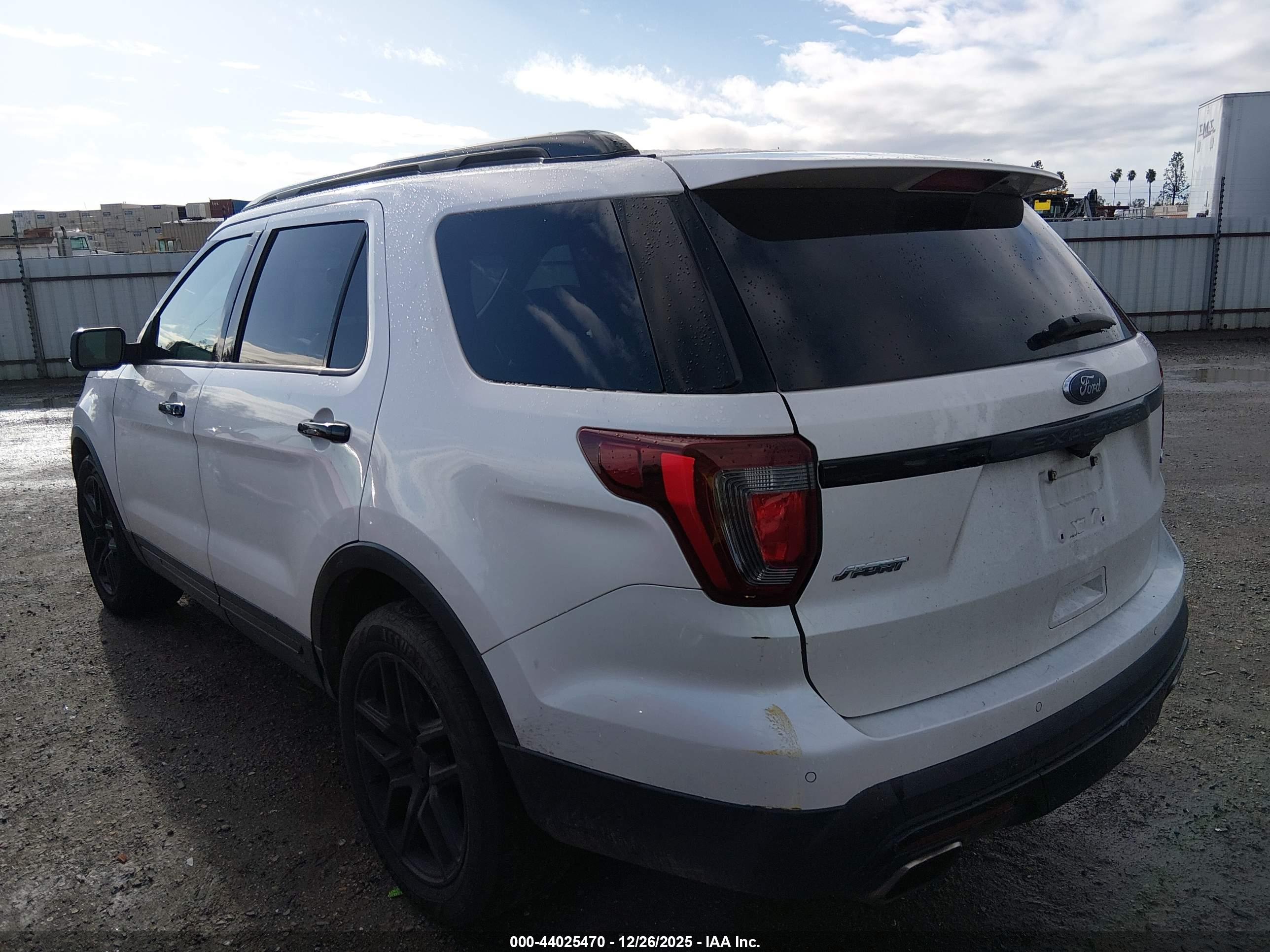 FORD EXPLORER image 3
