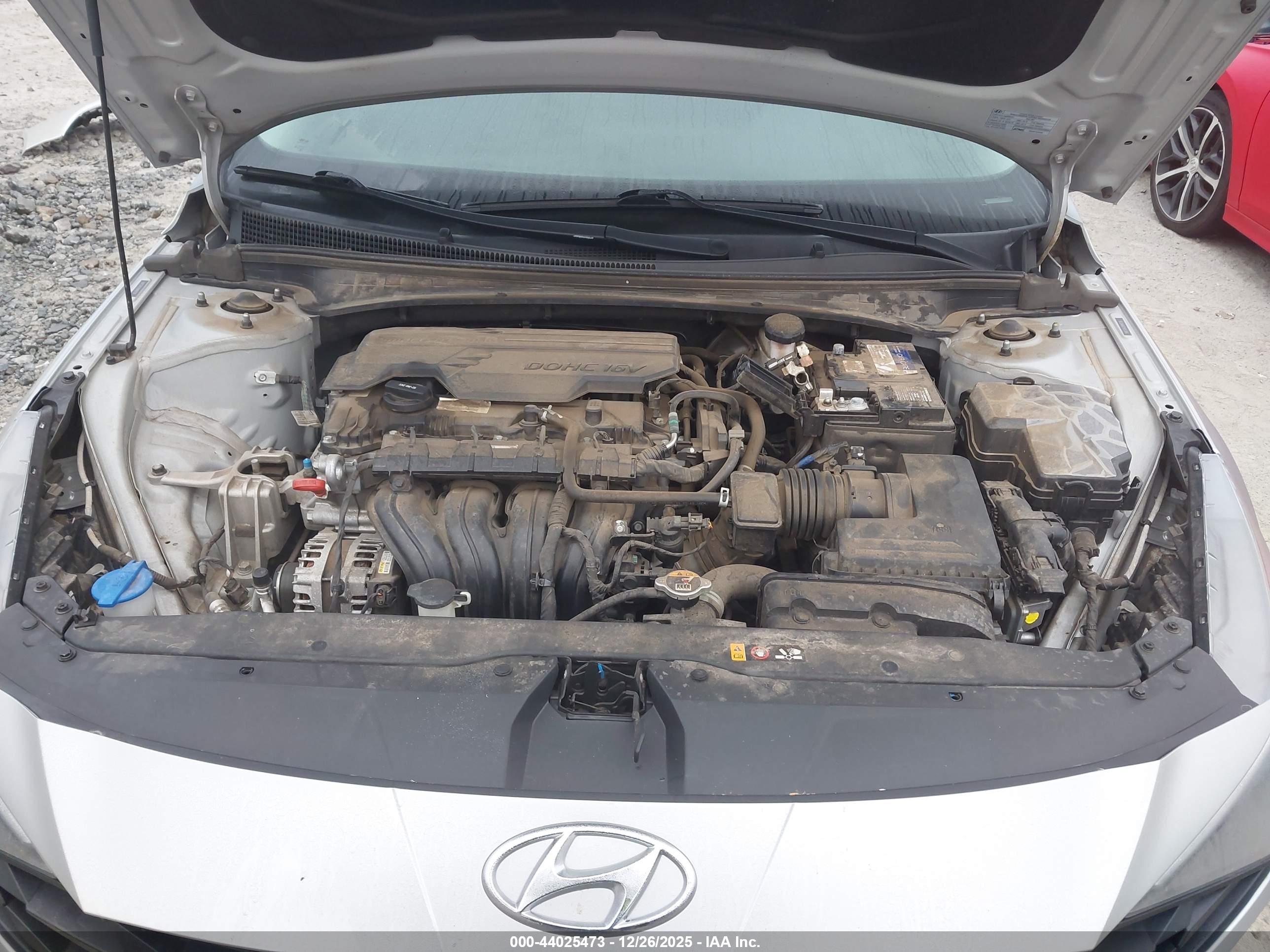HYUNDAI ELANTRA image 10