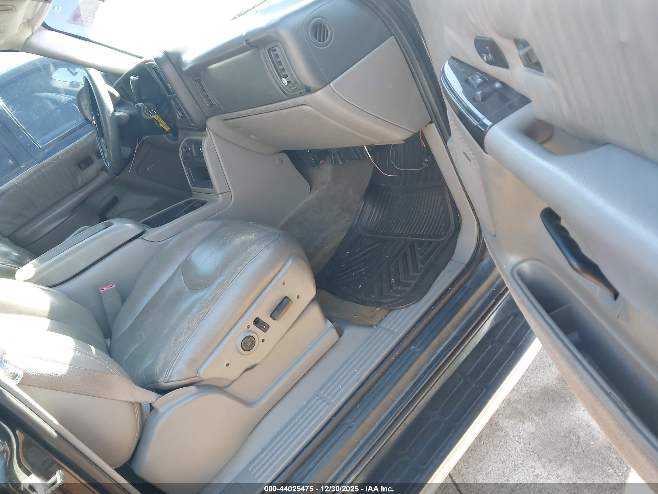 GMC YUKON image 5