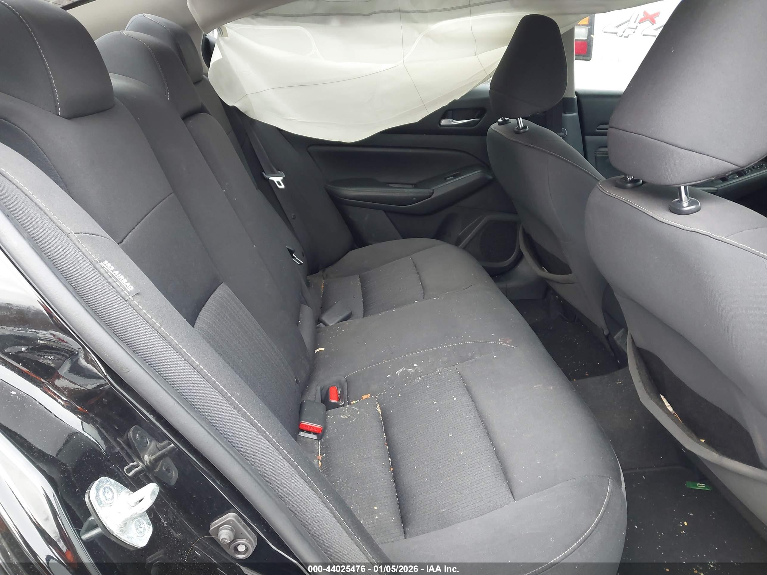 NISSAN ALTIMA image 8