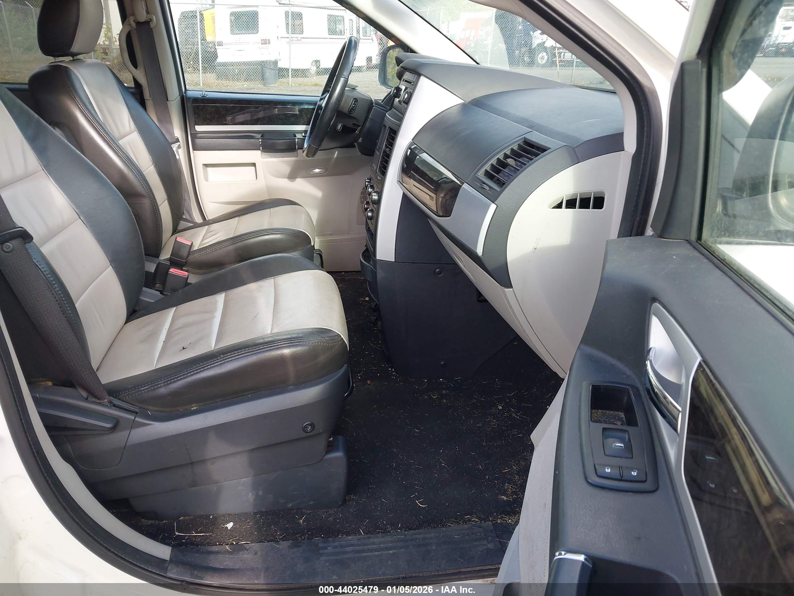 DODGE GRAND image 5