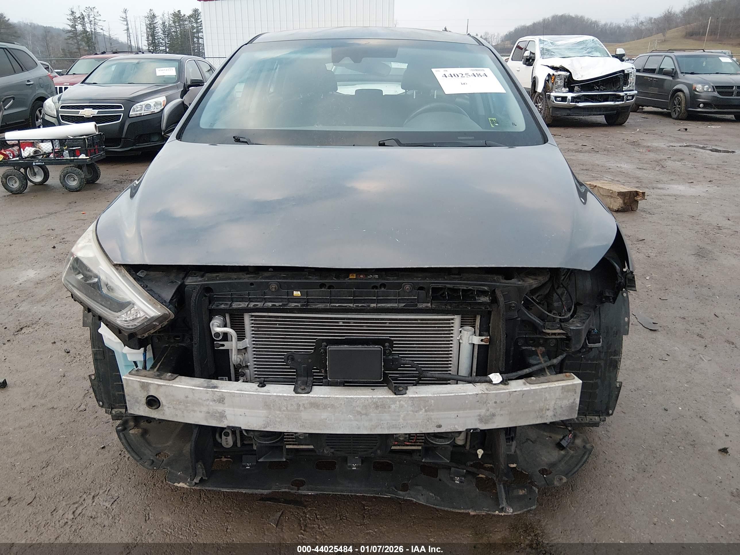 HYUNDAI IONIQ image 6
