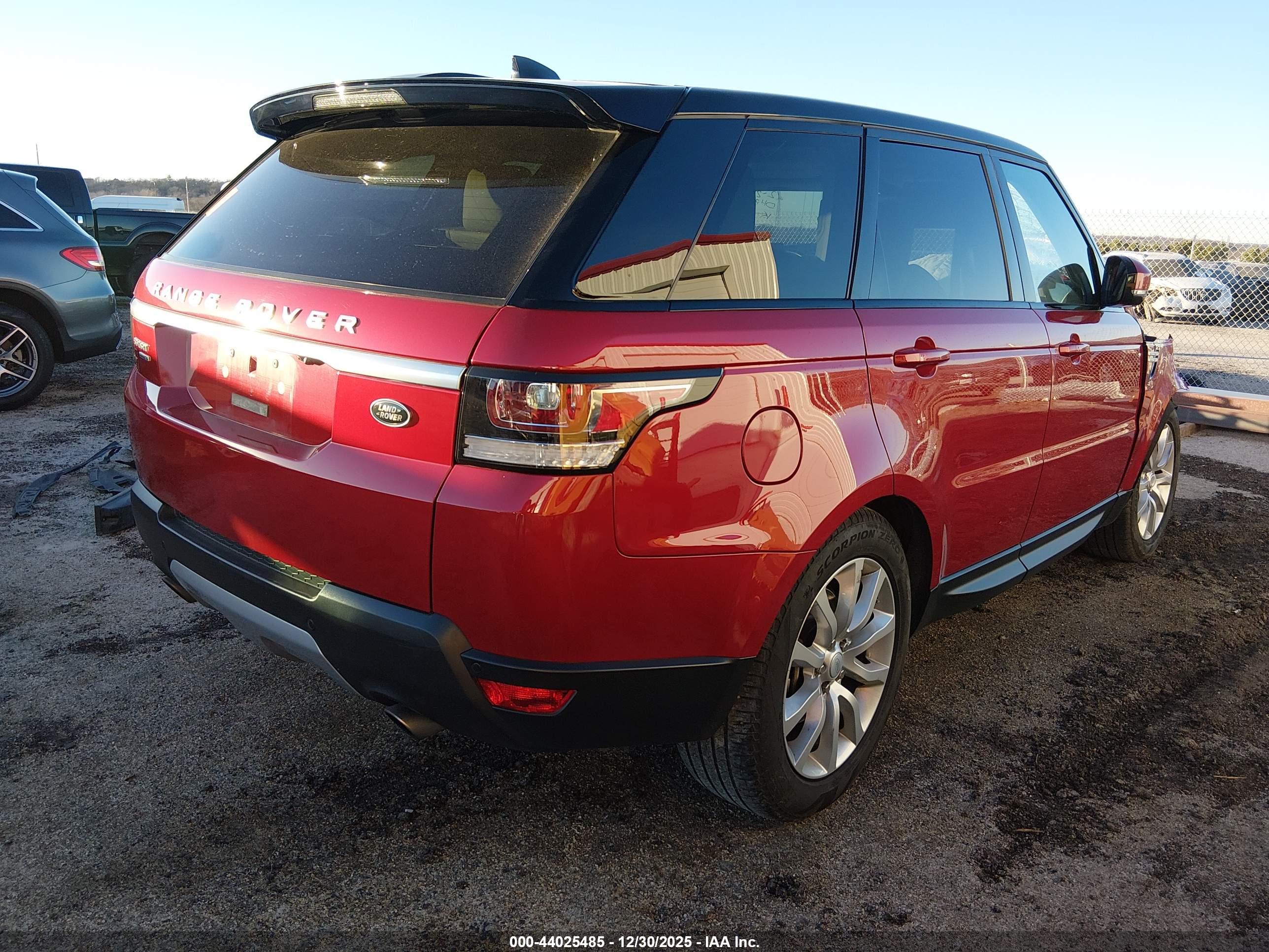 LAND ROVER image 4