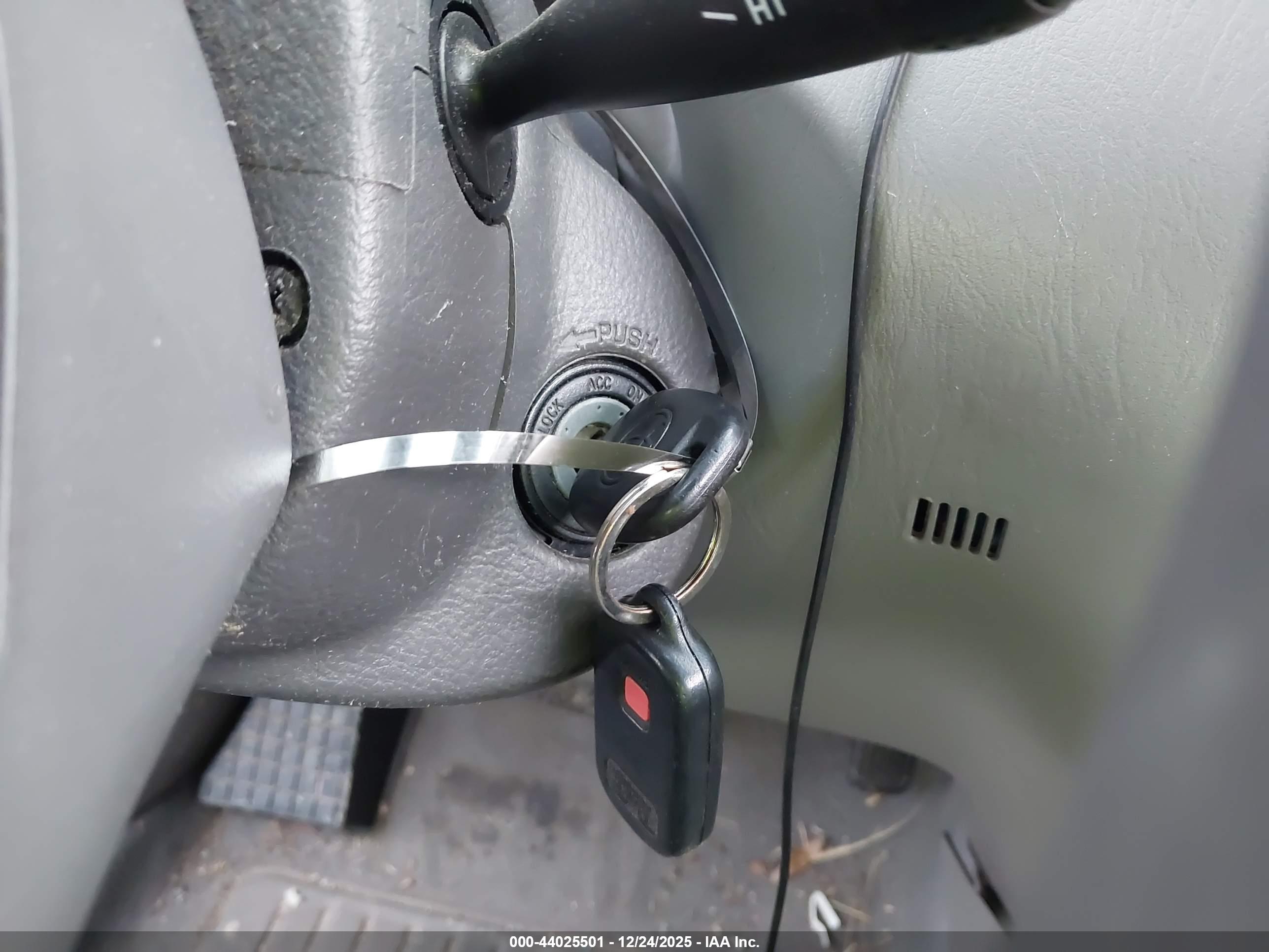 TOYOTA COROLLA image 11