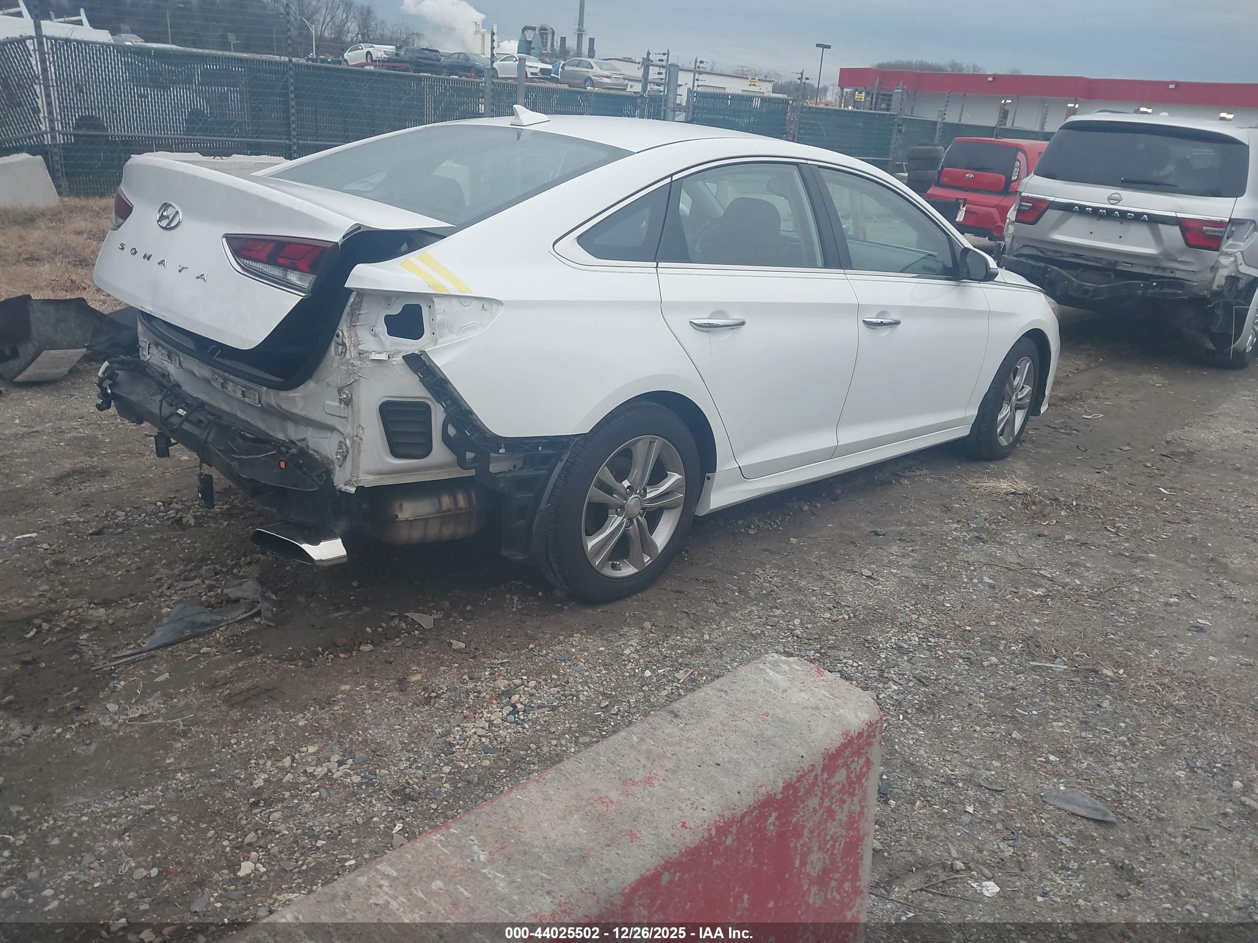 HYUNDAI SONATA image 4