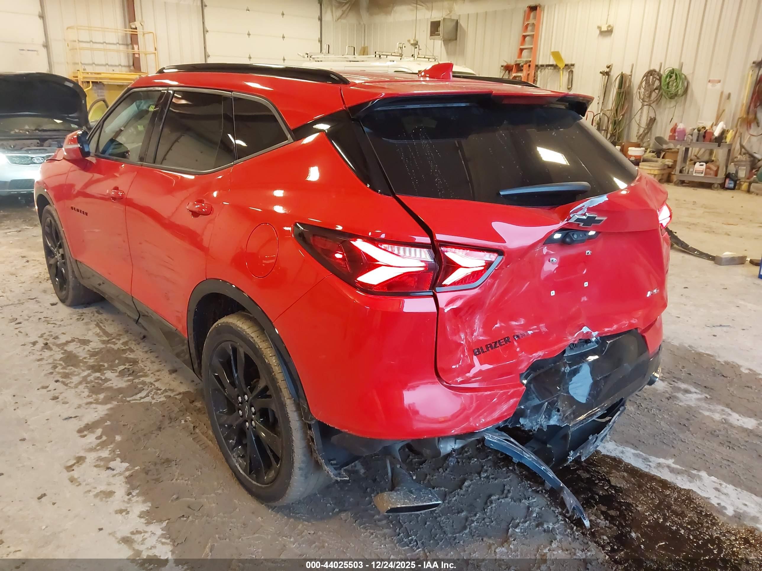 CHEVROLET BLAZER image 3