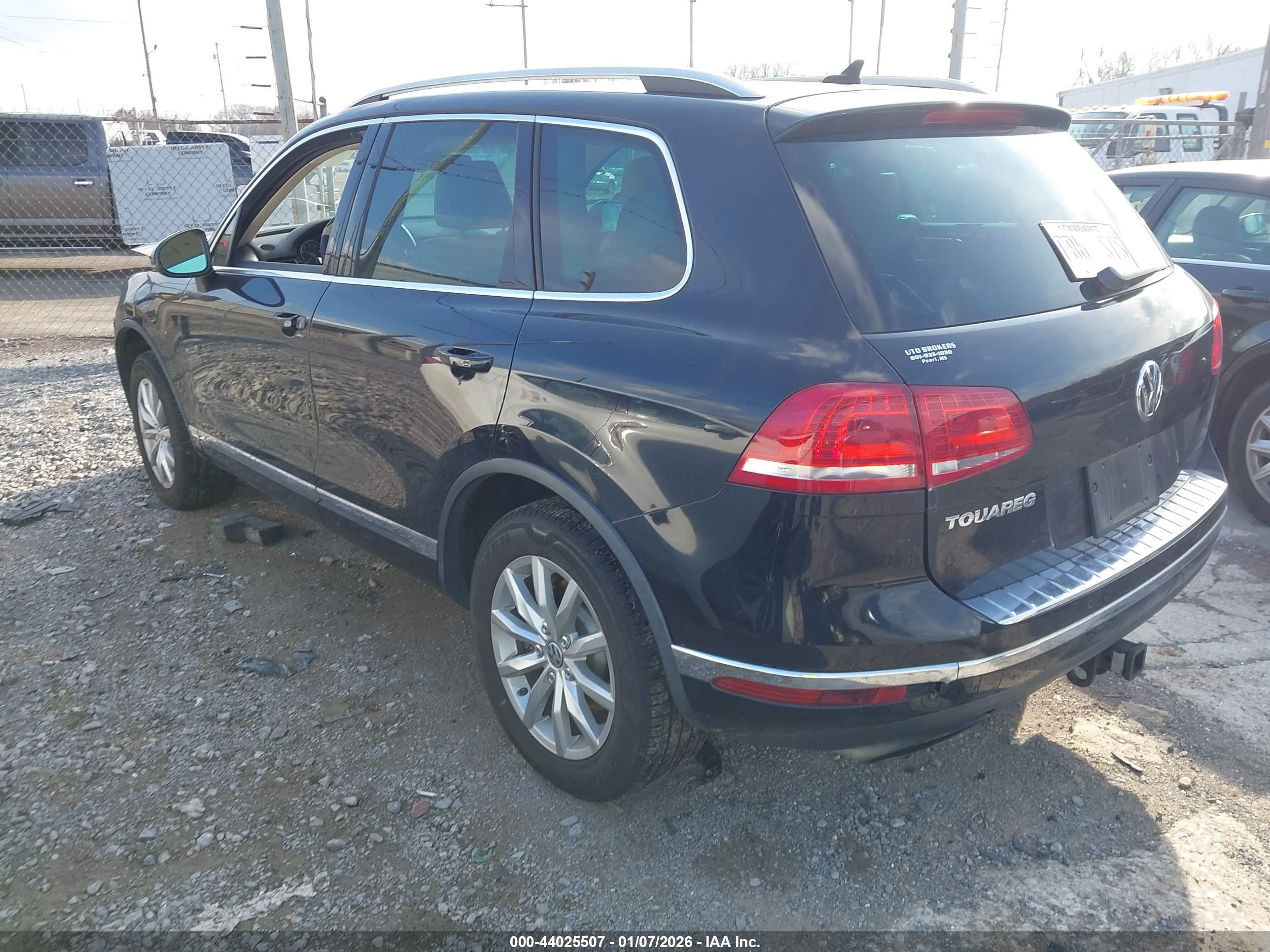 VOLKSWAGEN TOUAREG image 3