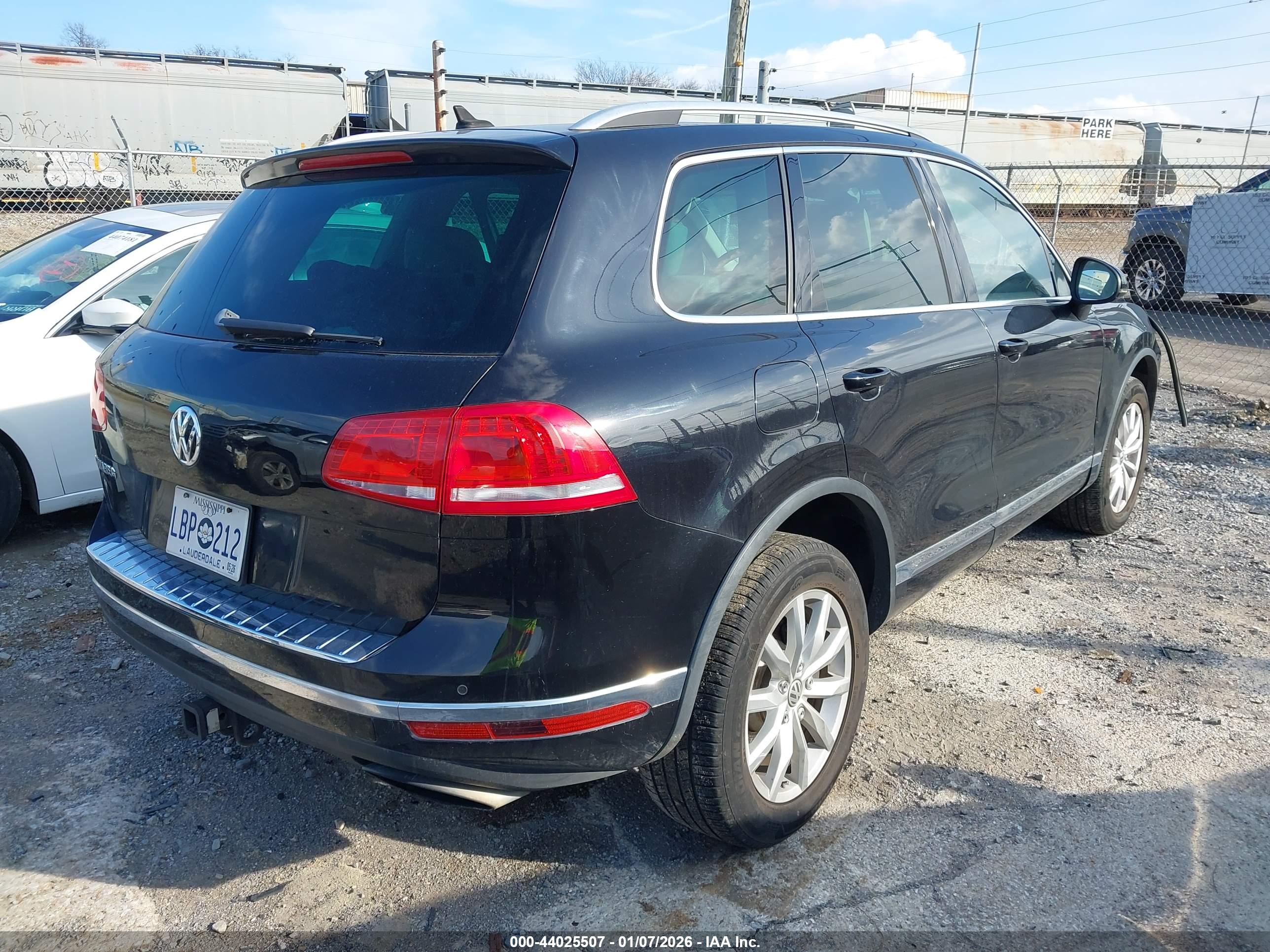 VOLKSWAGEN TOUAREG image 4