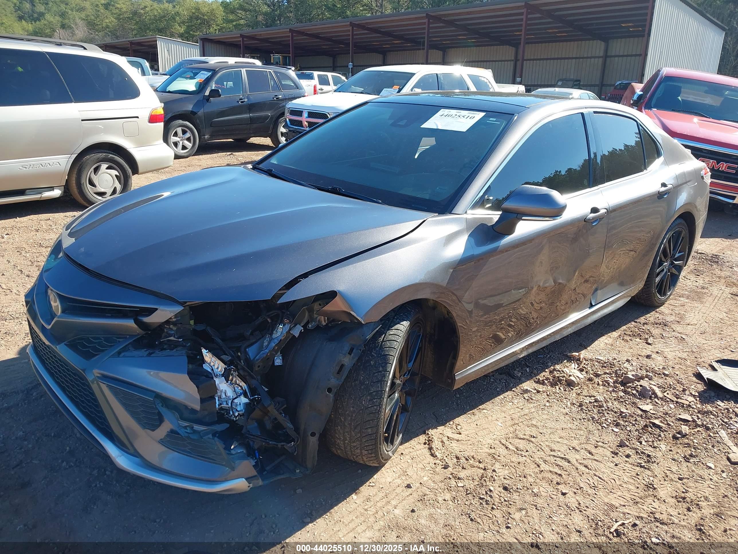 TOYOTA CAMRY image 6