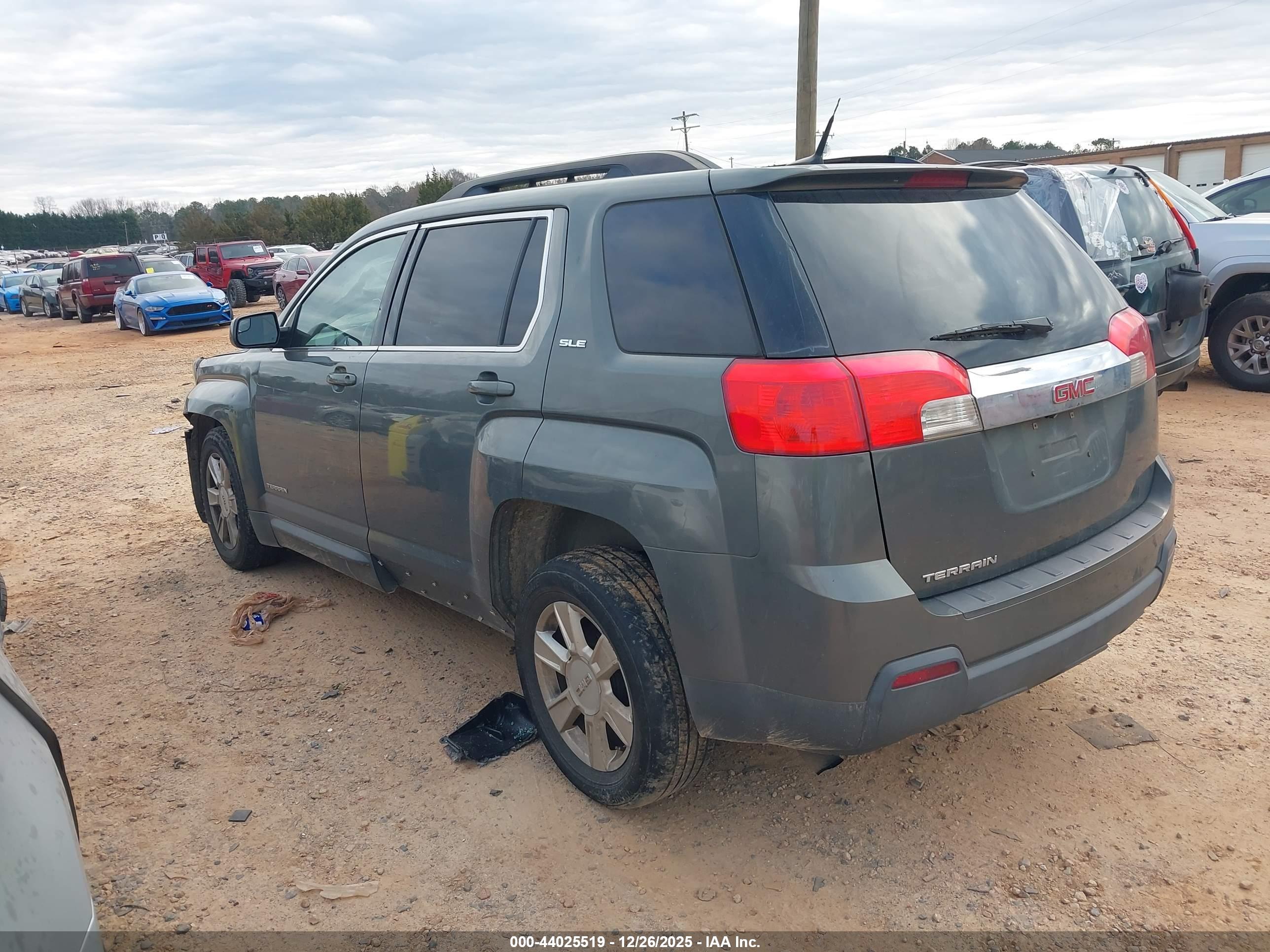 GMC TERRAIN image 3