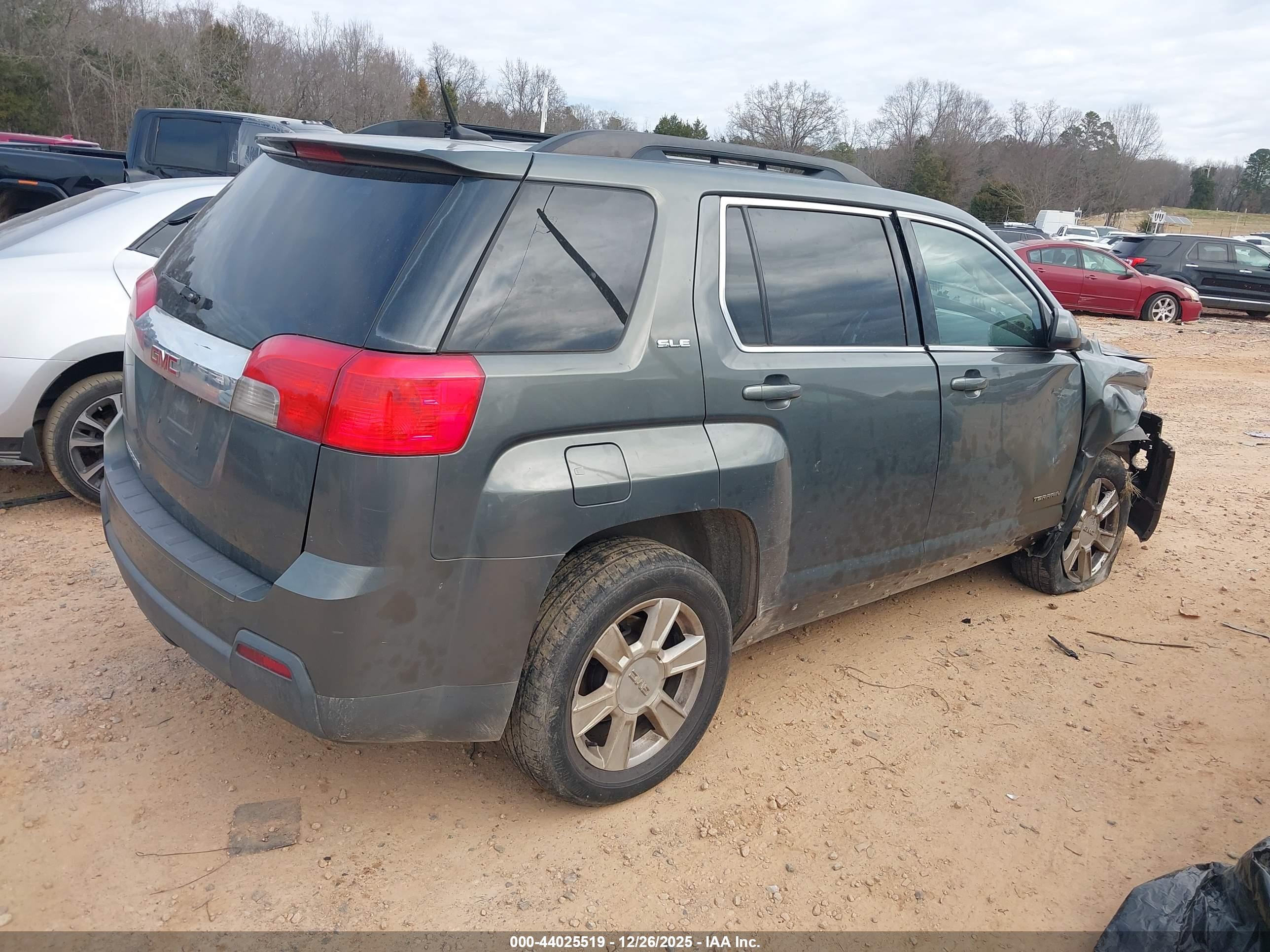 GMC TERRAIN image 4