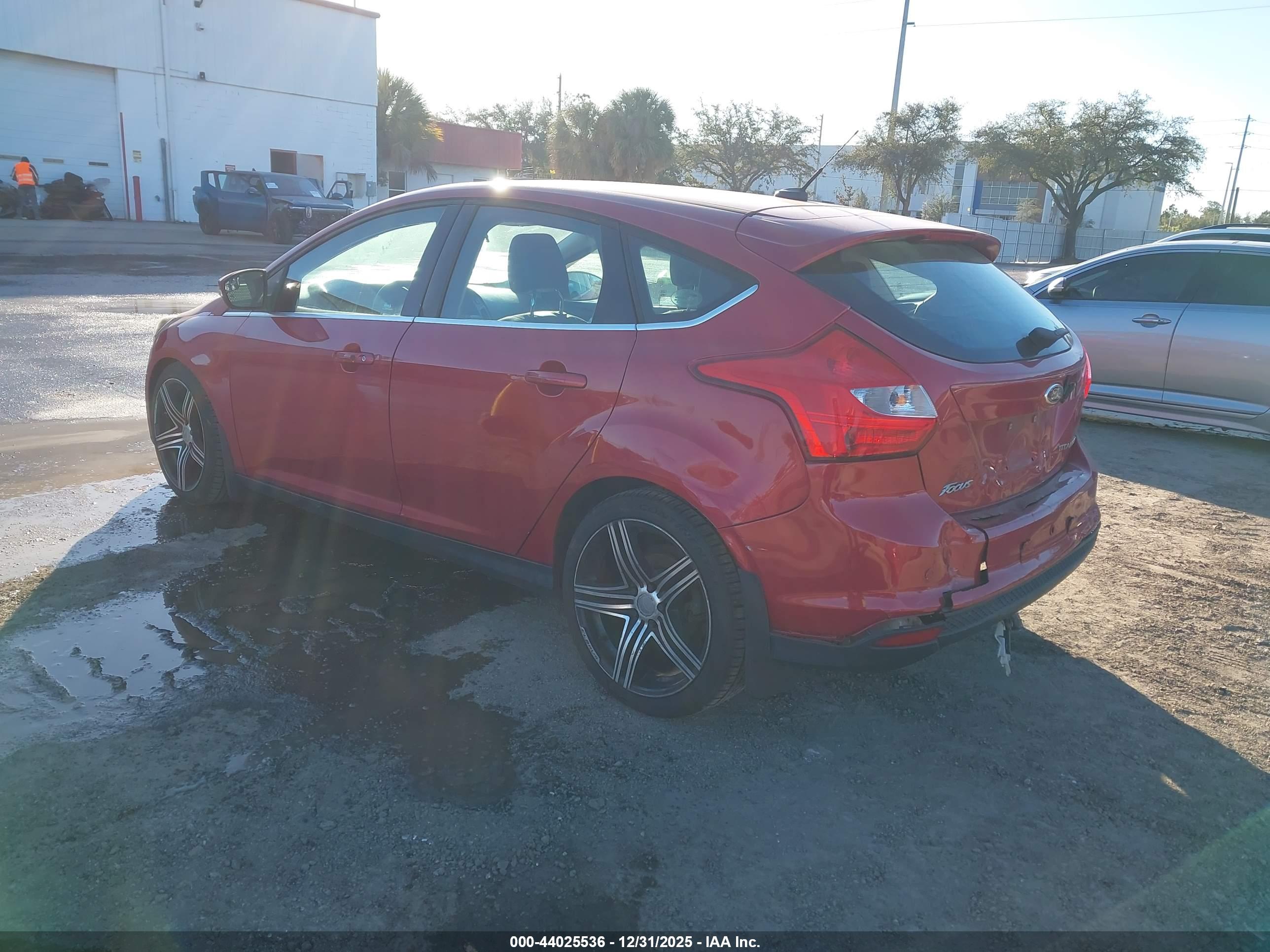 FORD FOCUS image 3