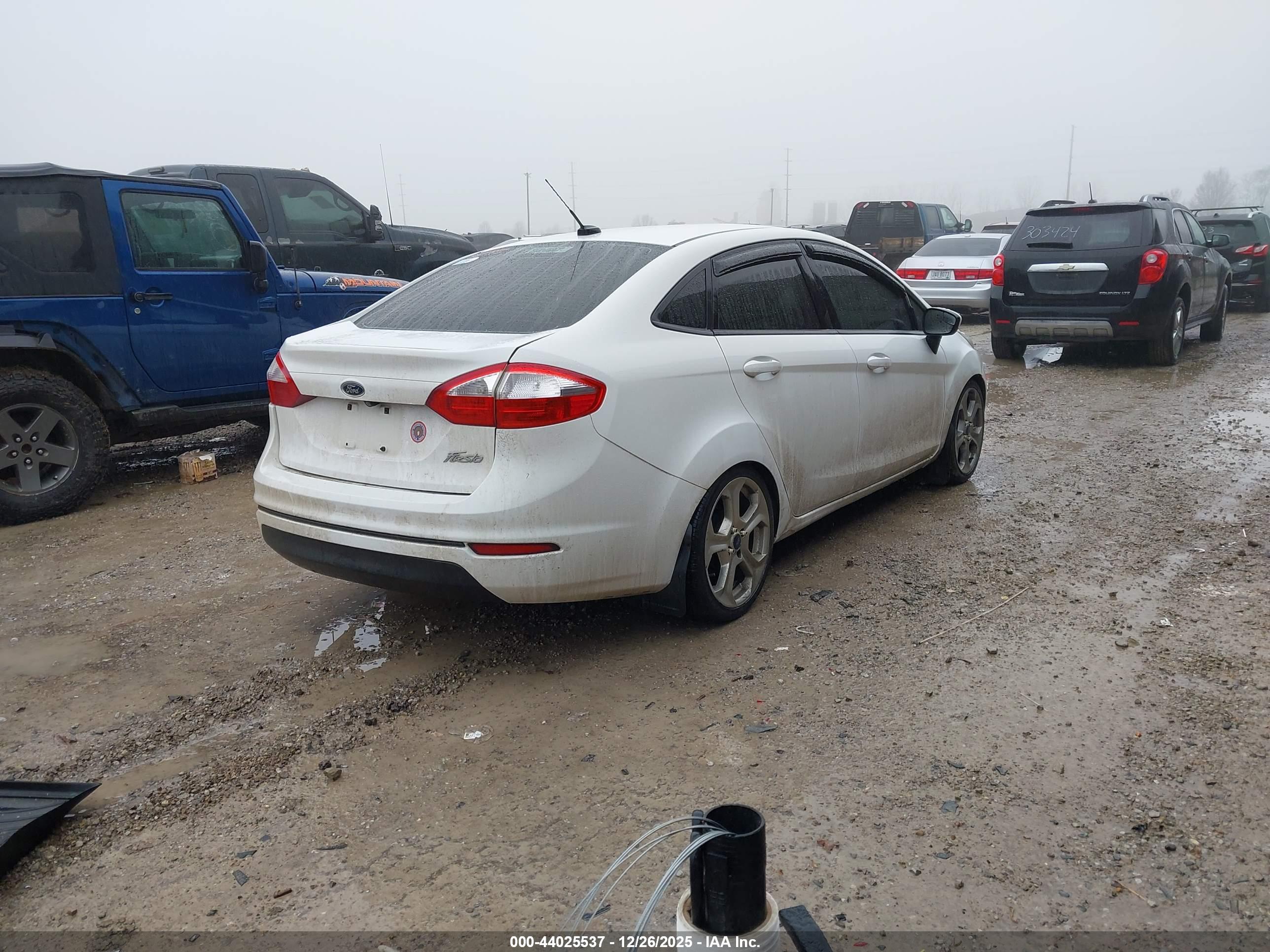 FORD FIESTA image 4