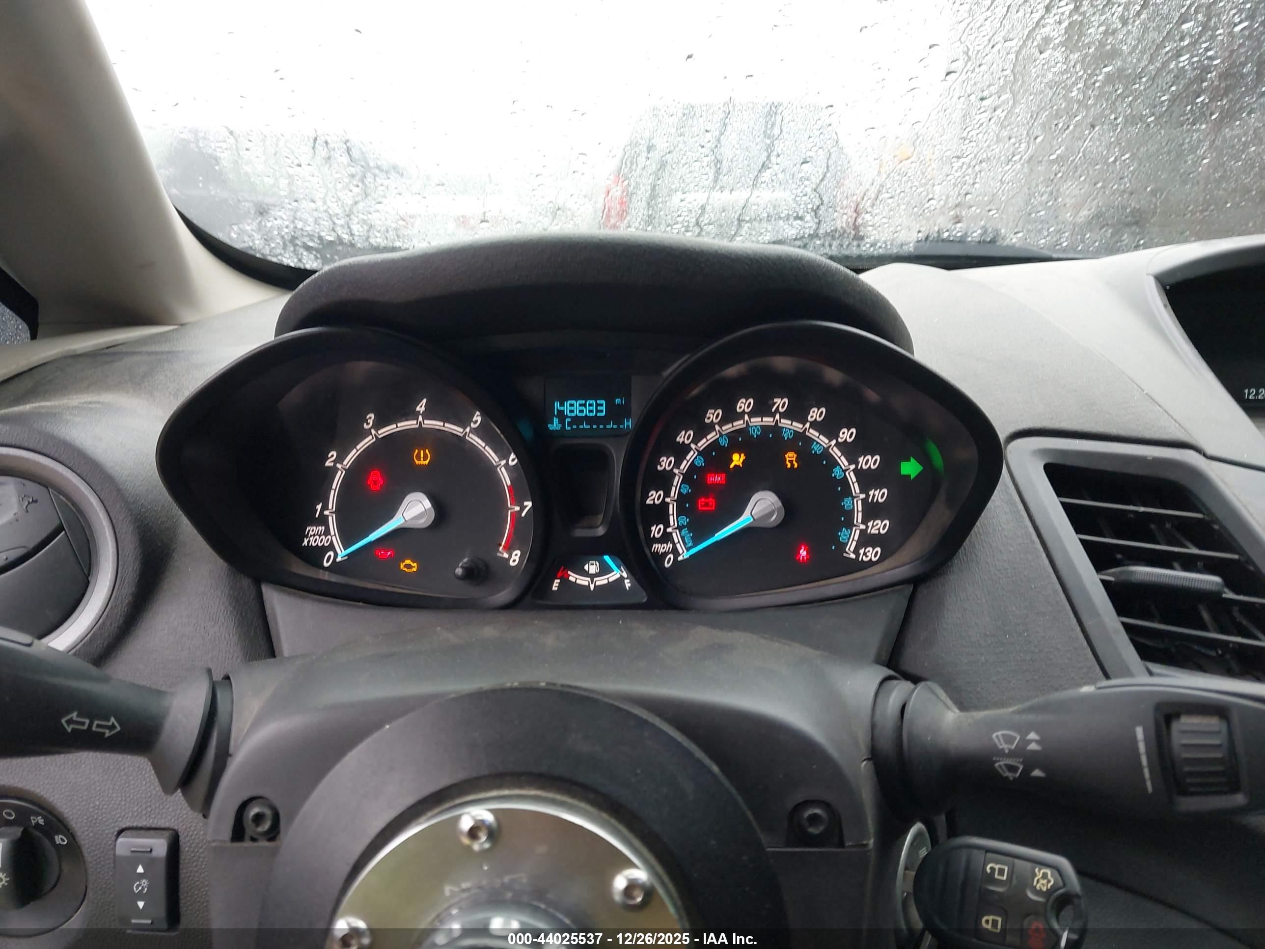 FORD FIESTA image 7