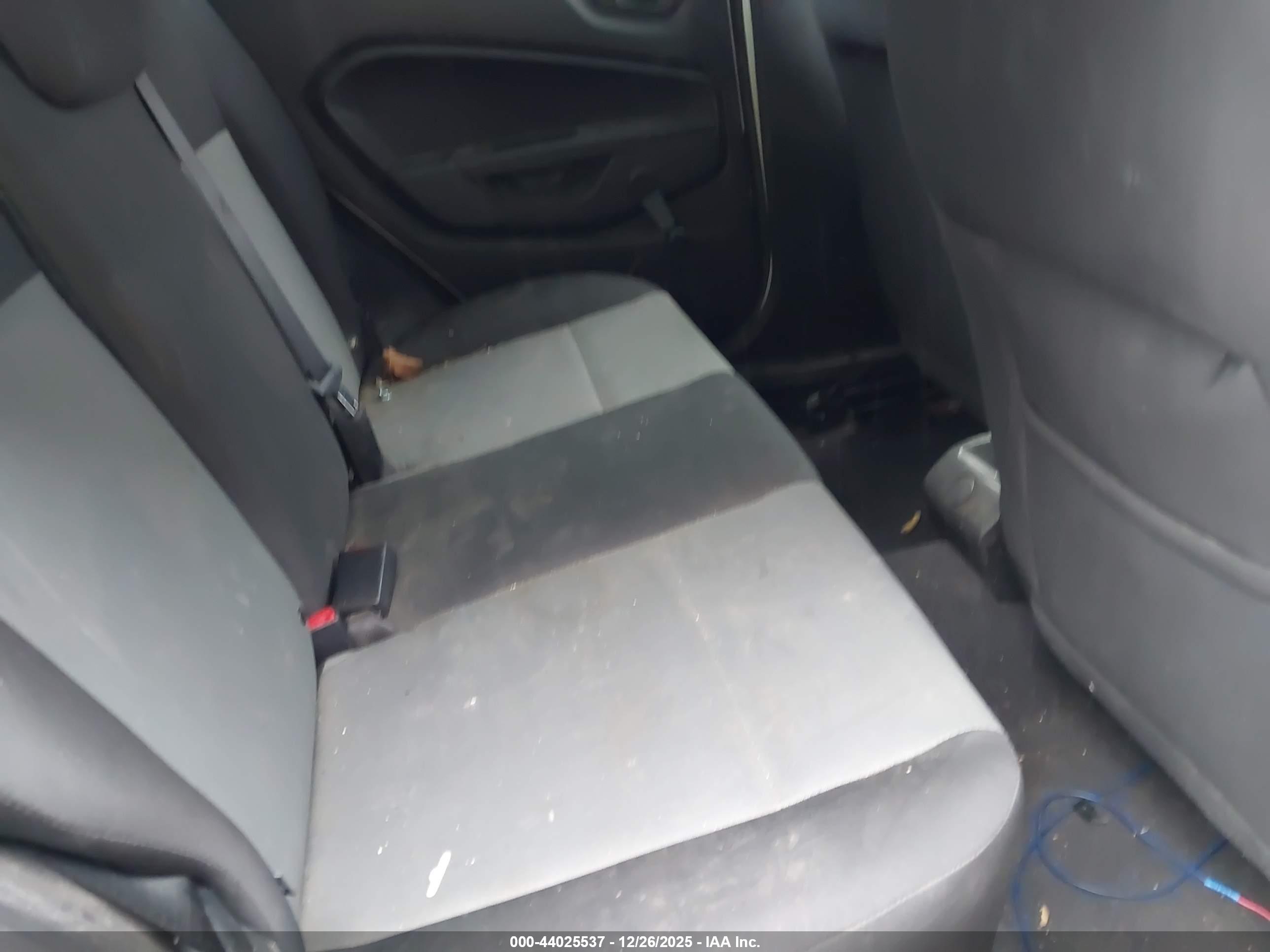 FORD FIESTA image 8