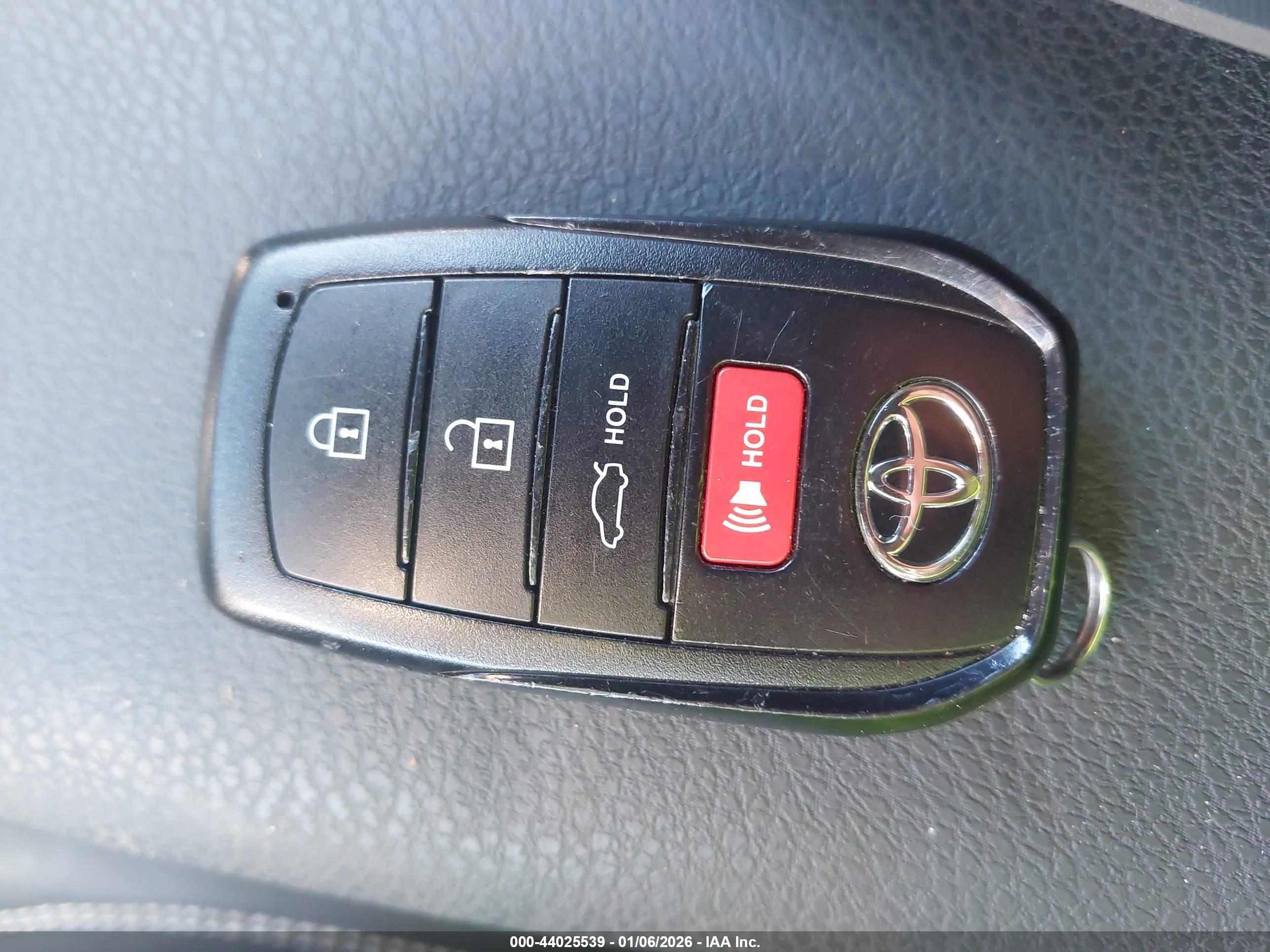 TOYOTA CAMRY image 11