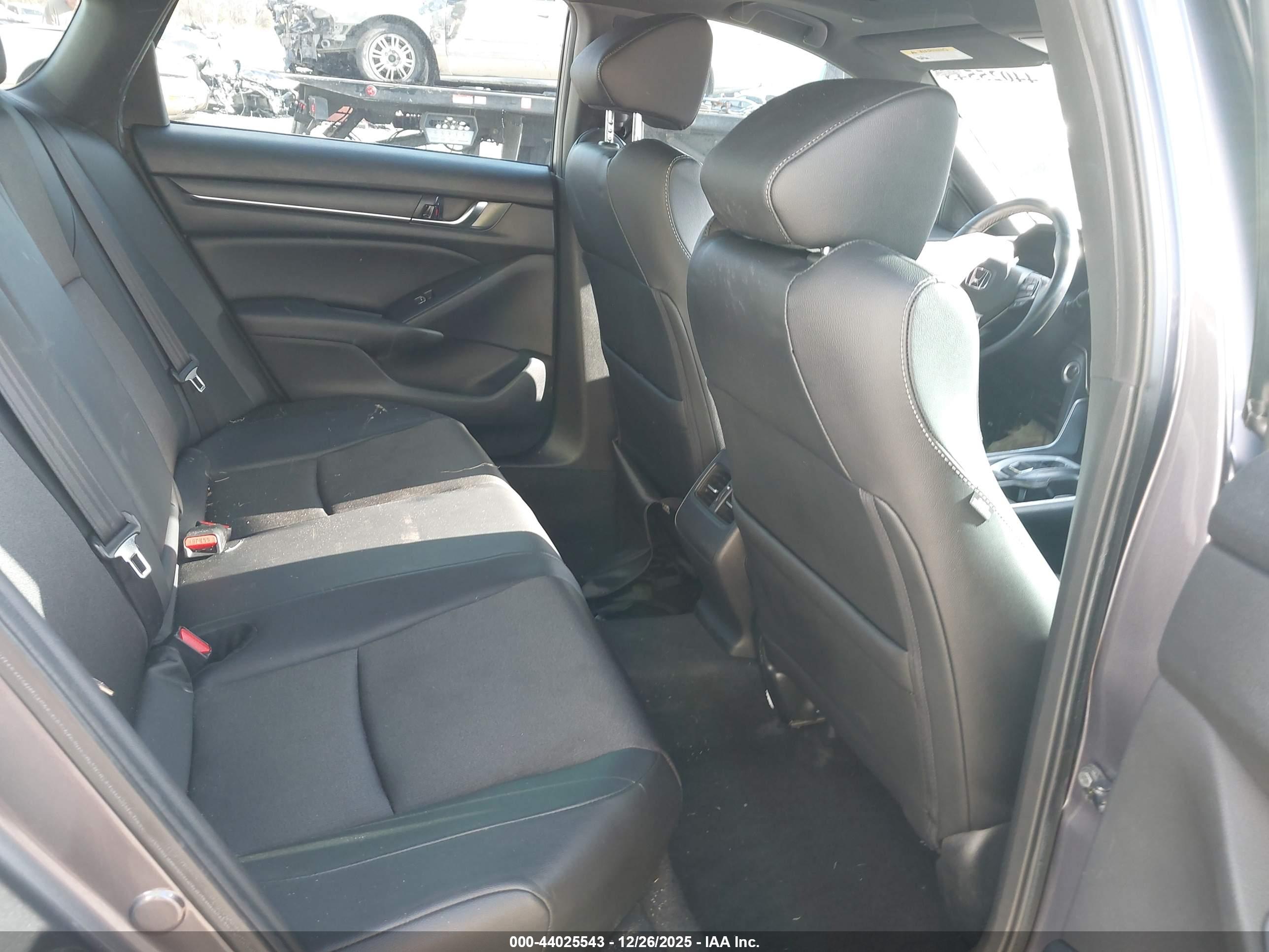HONDA ACCORD image 8