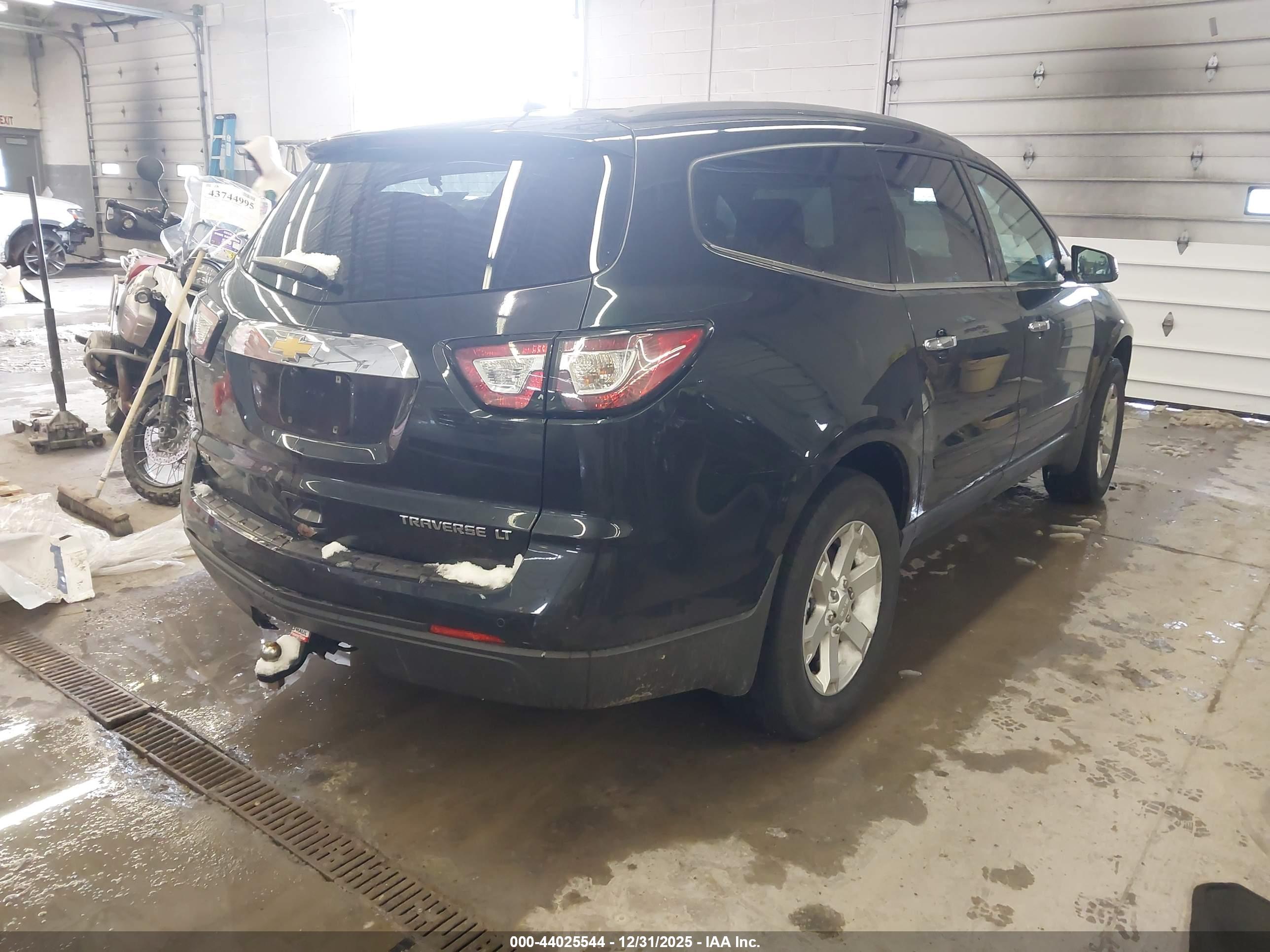 CHEVROLET TRAVERSE image 4