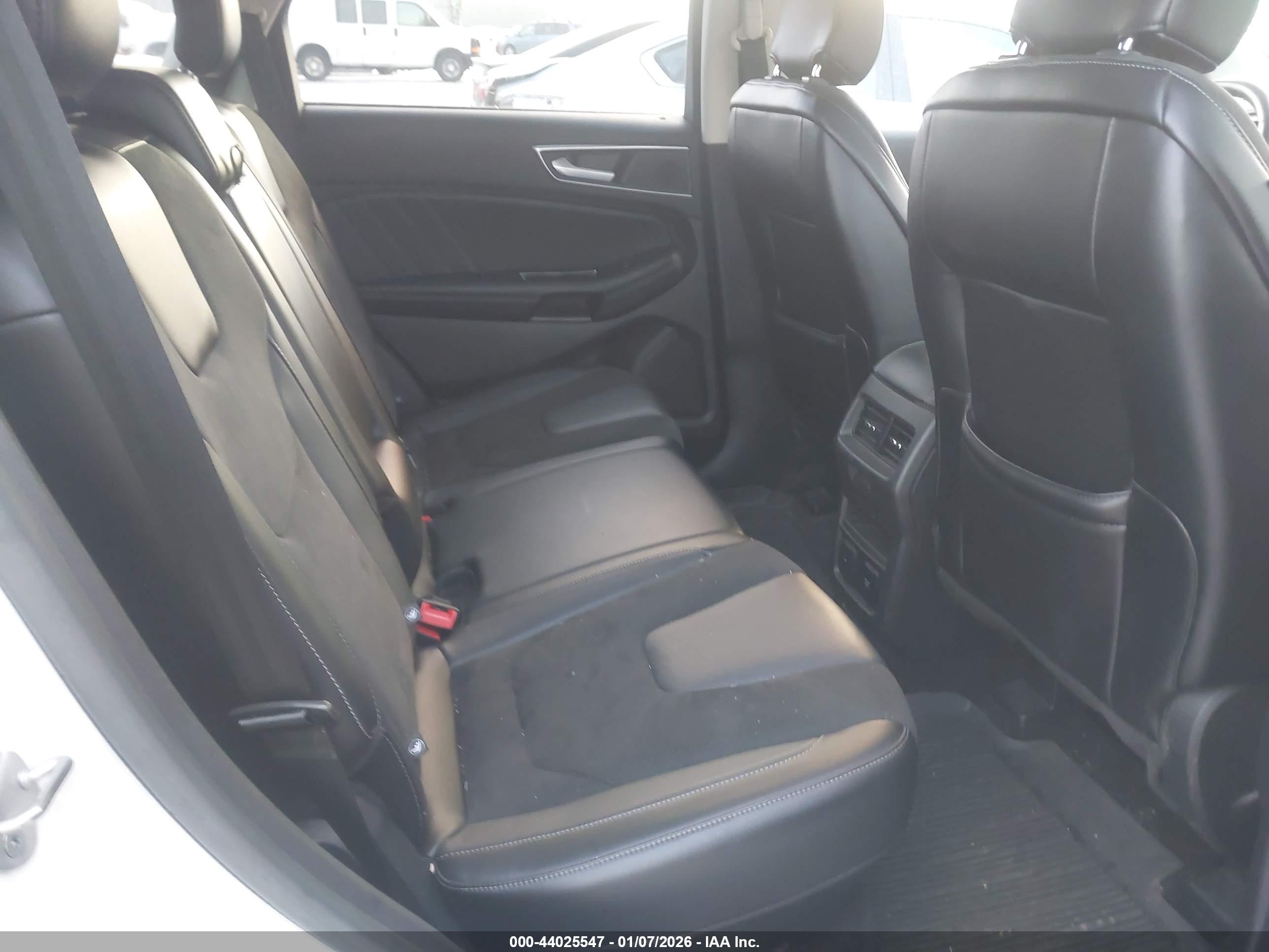 FORD EDGE image 8