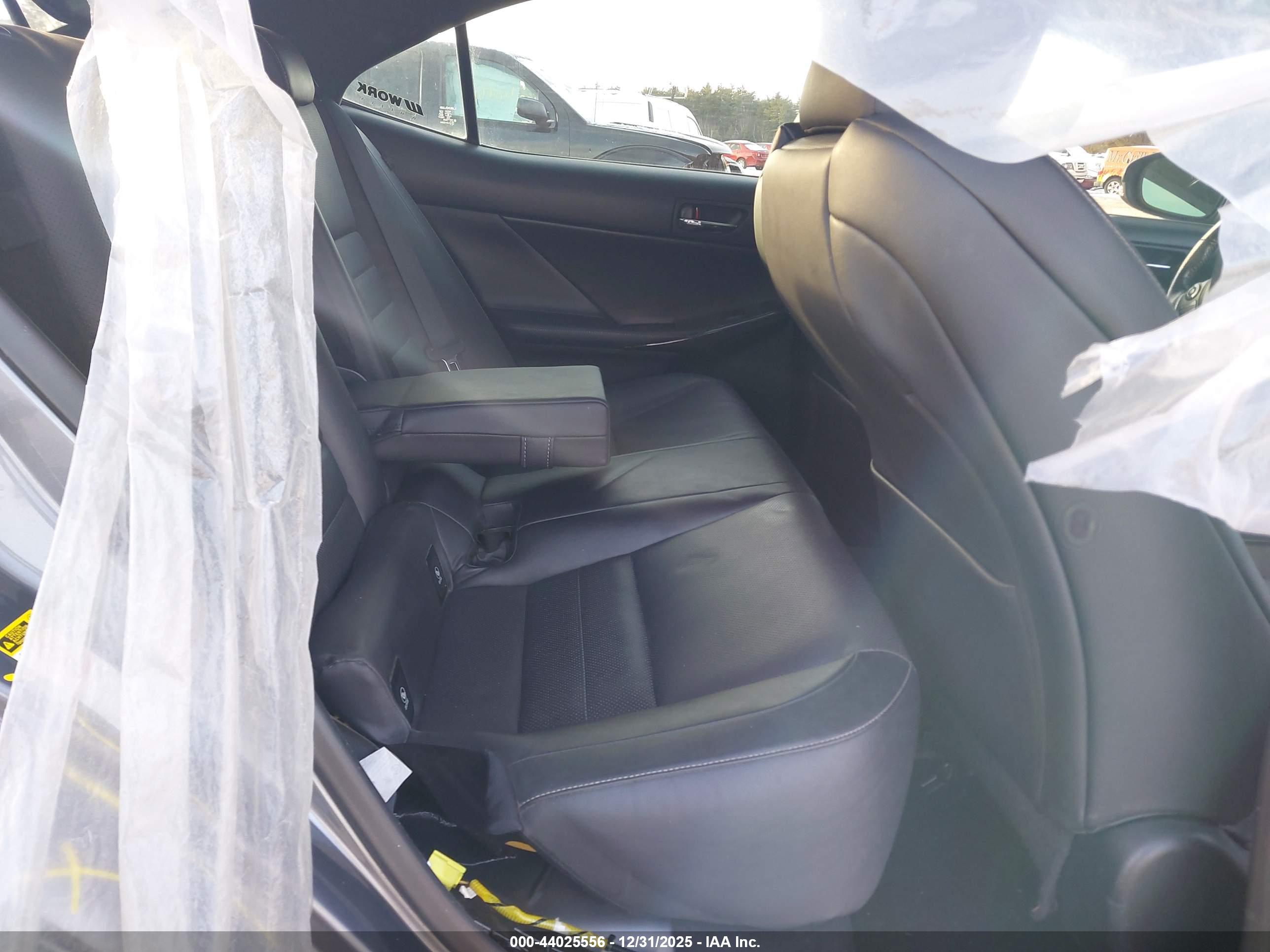 LEXUS IS image 8