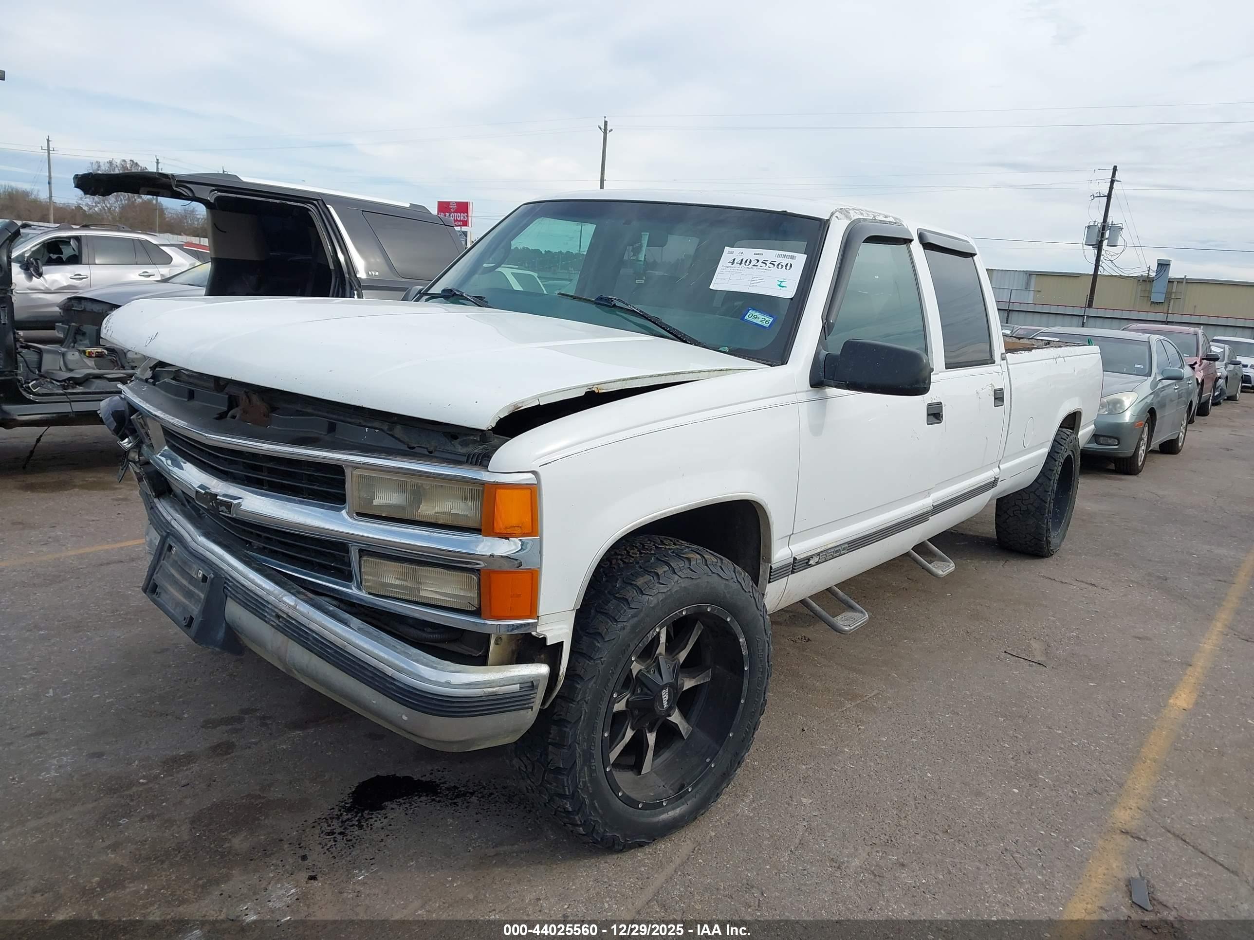 CHEVROLET C3500 image 2