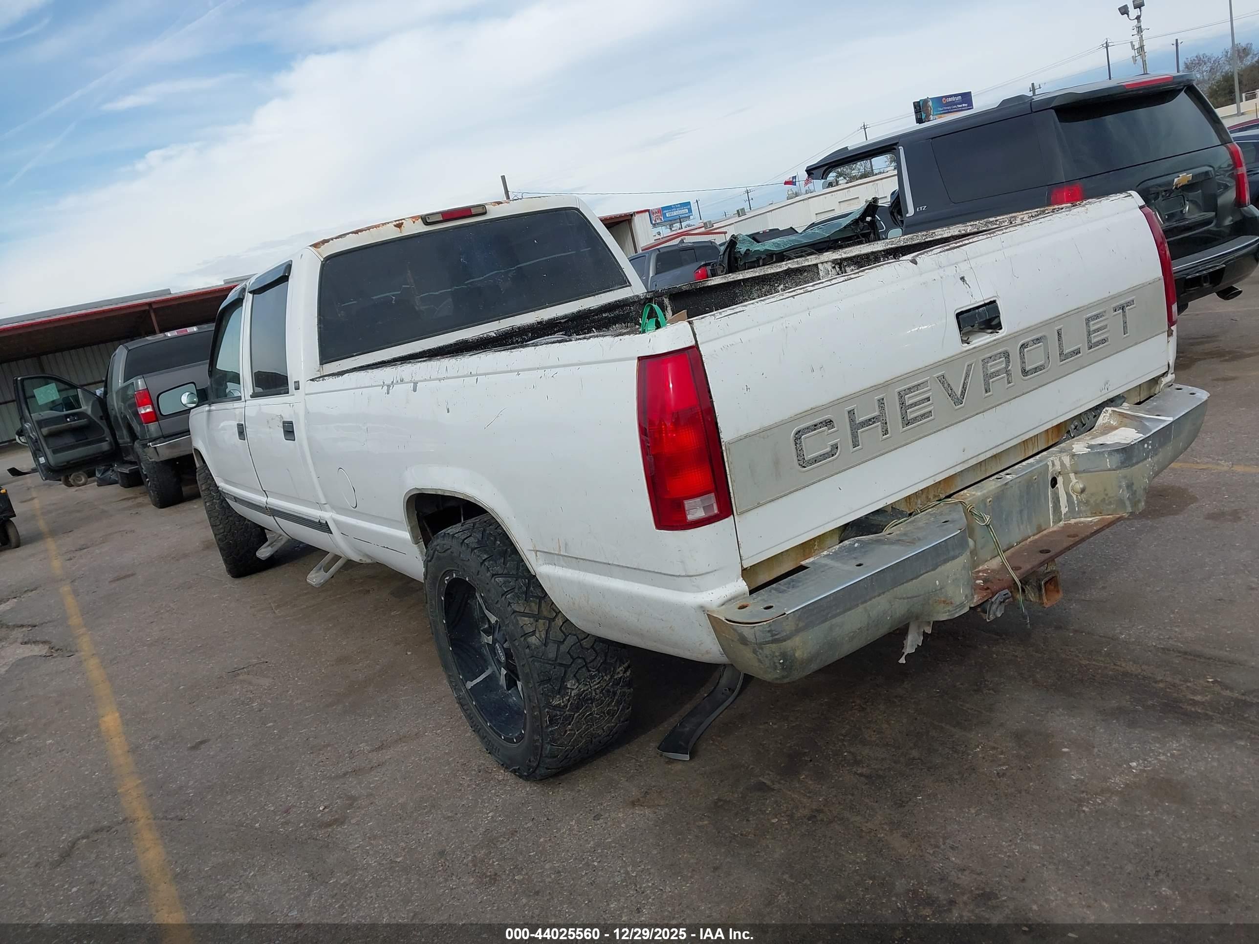 CHEVROLET C3500 image 3