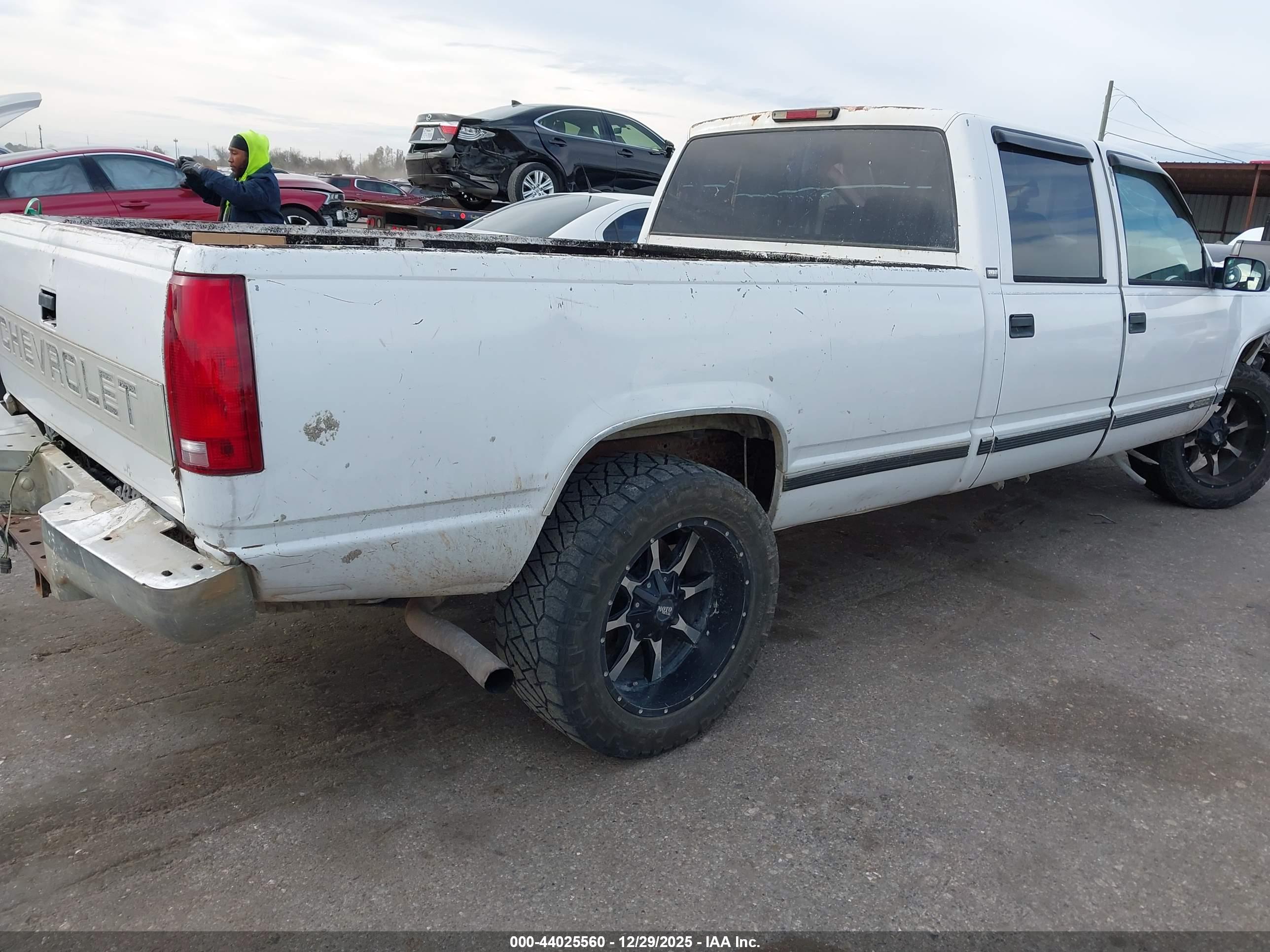 CHEVROLET C3500 image 4