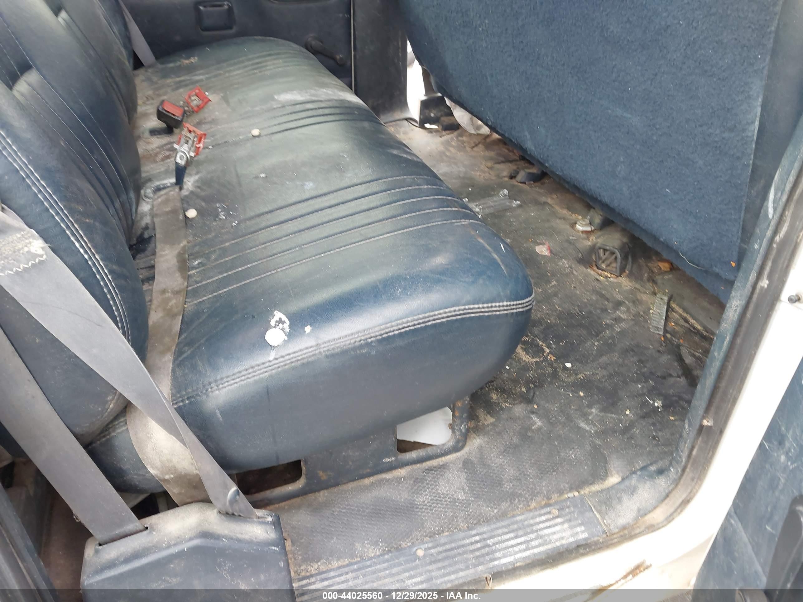 CHEVROLET C3500 image 8