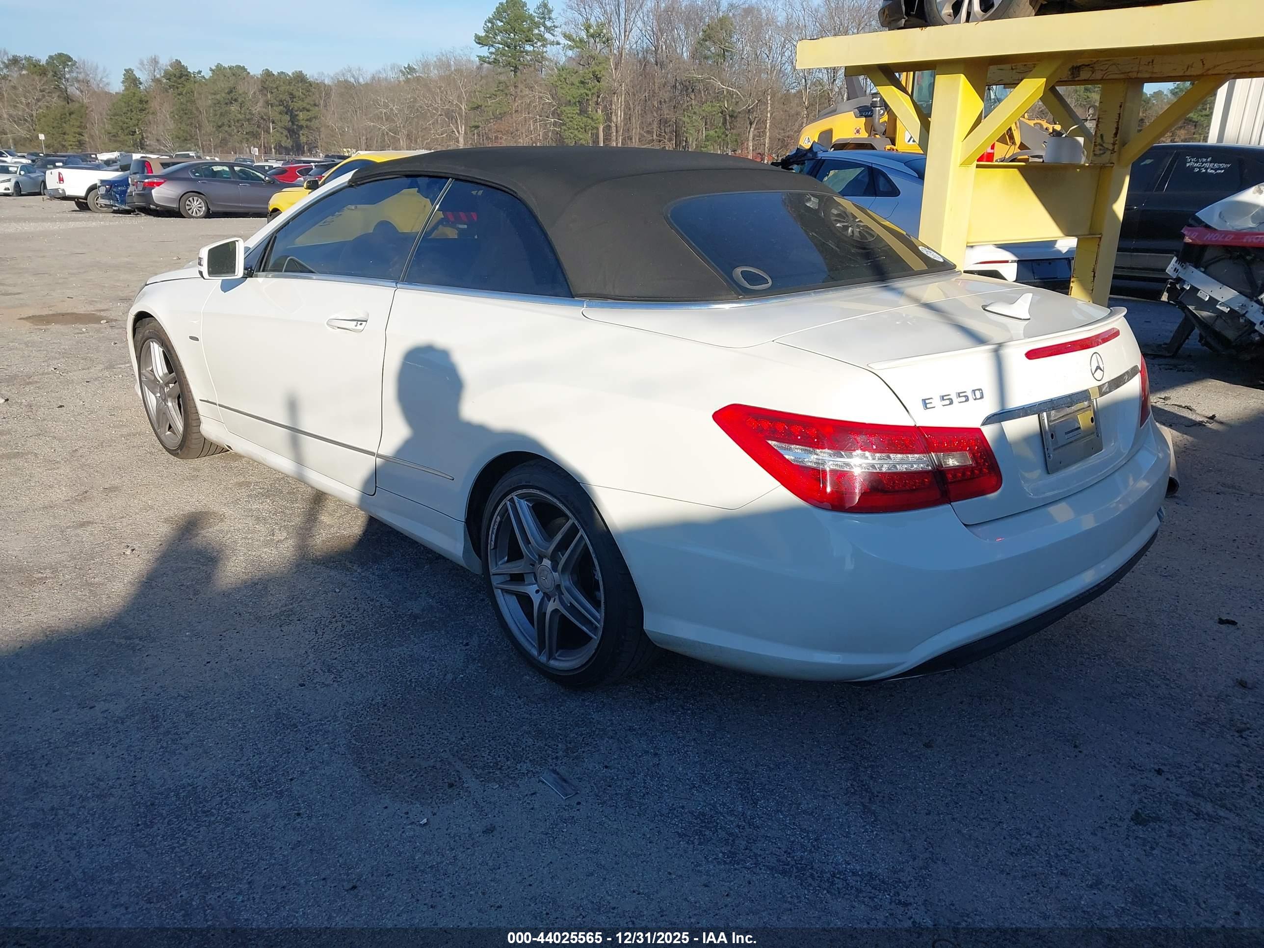 MERCEDES-BENZ E image 3