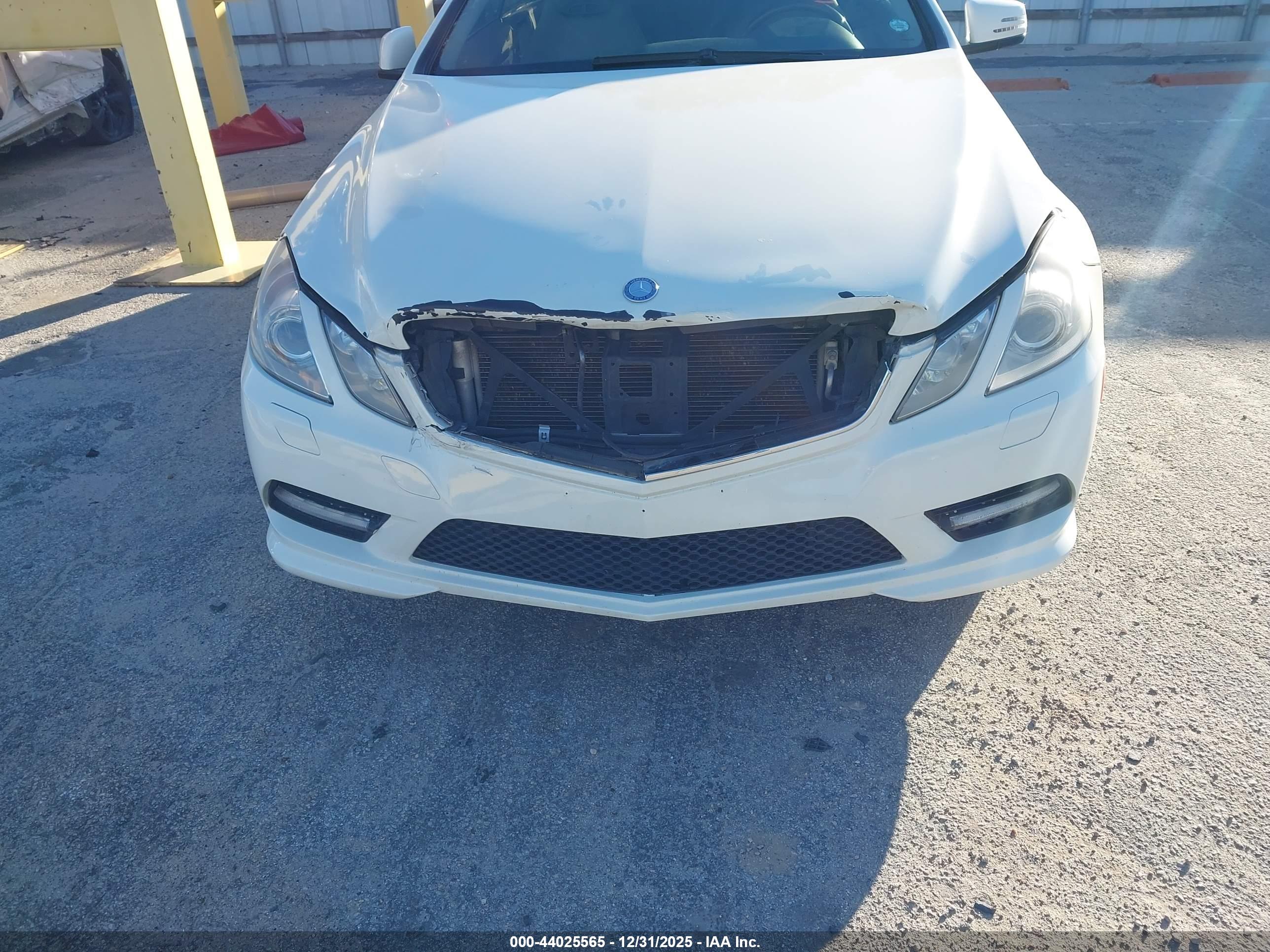 MERCEDES-BENZ E image 6