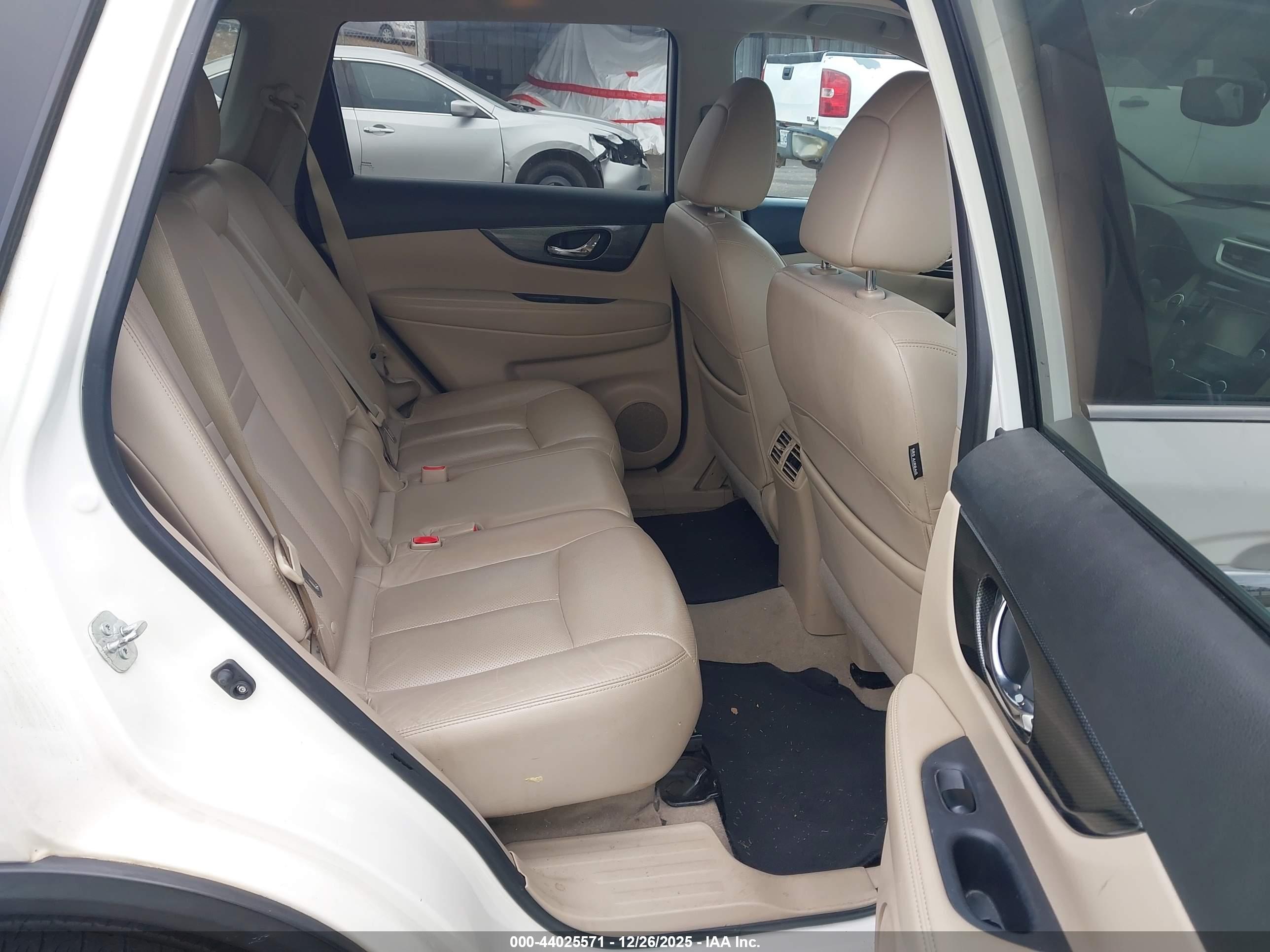 NISSAN ROGUE image 8