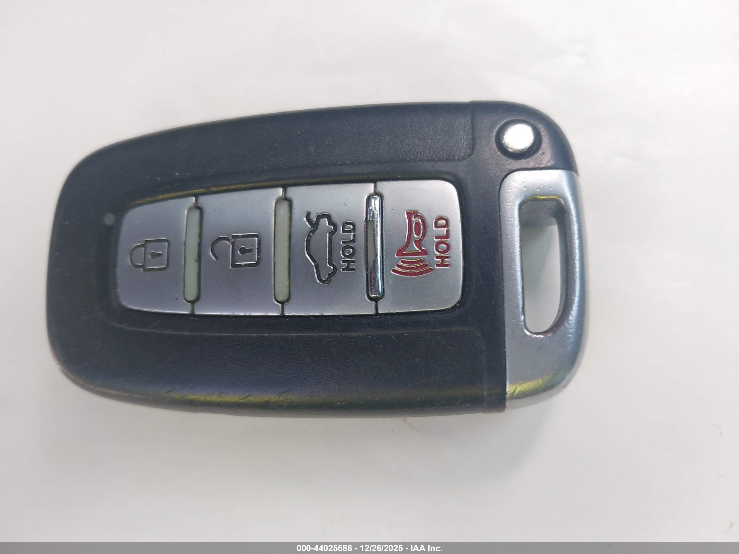 HYUNDAI GENESIS image 11