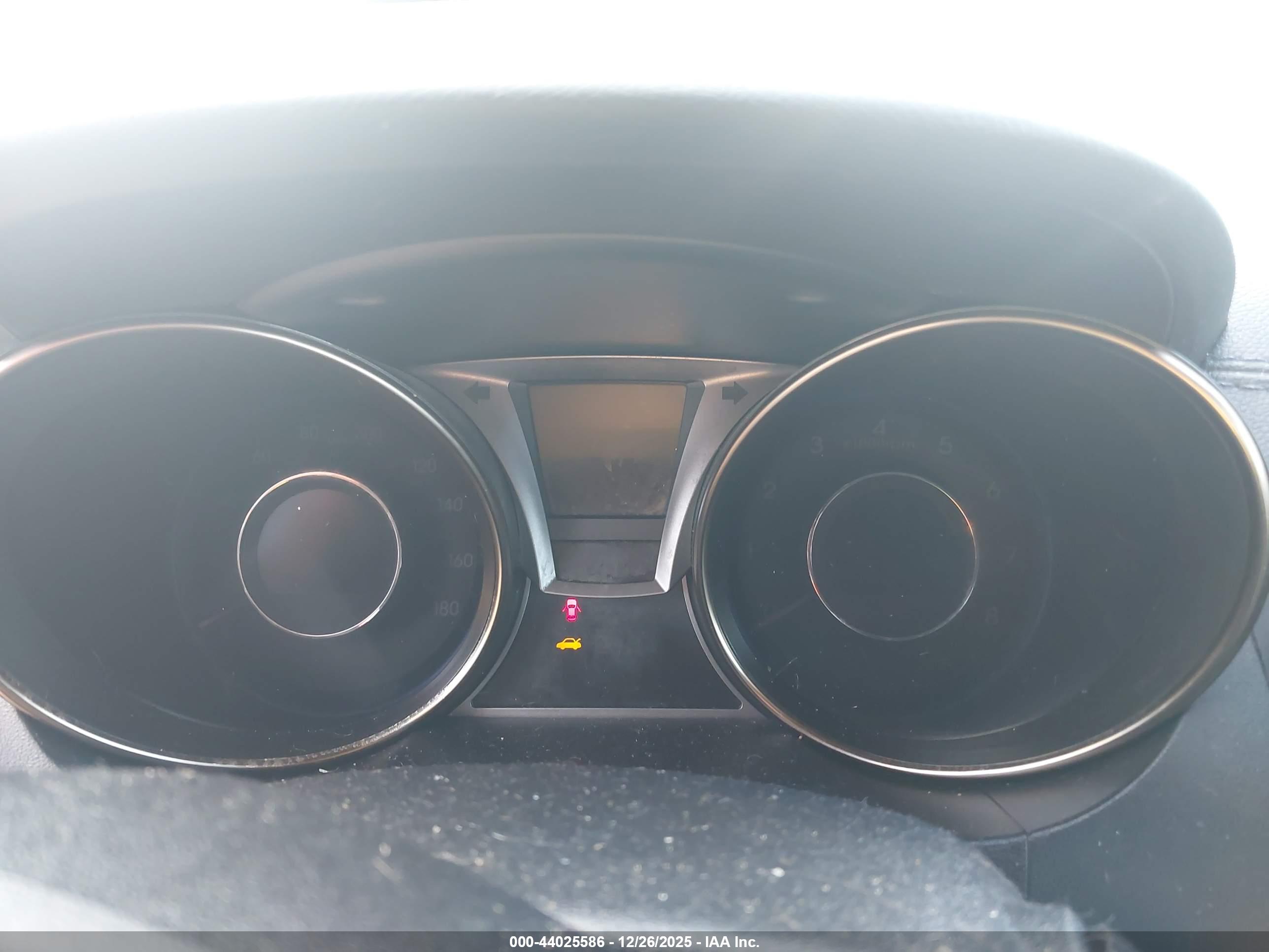 HYUNDAI GENESIS image 7