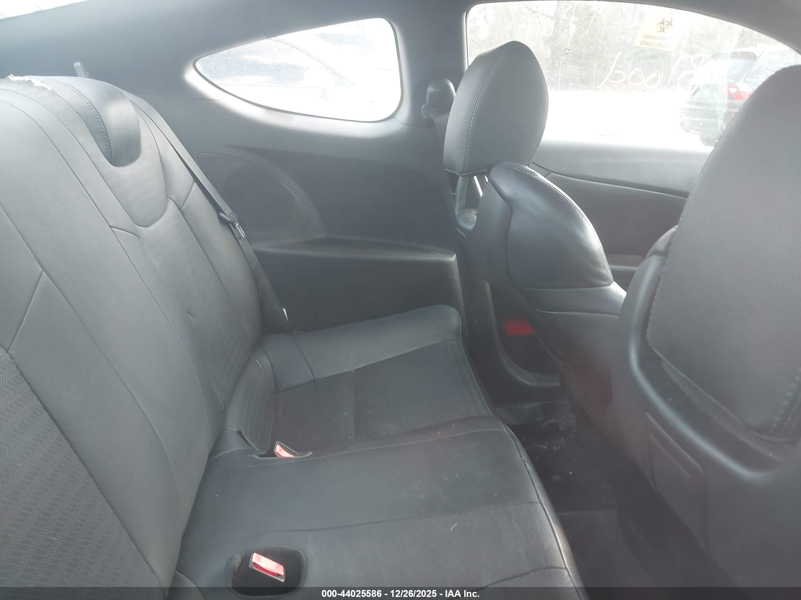 HYUNDAI GENESIS image 8
