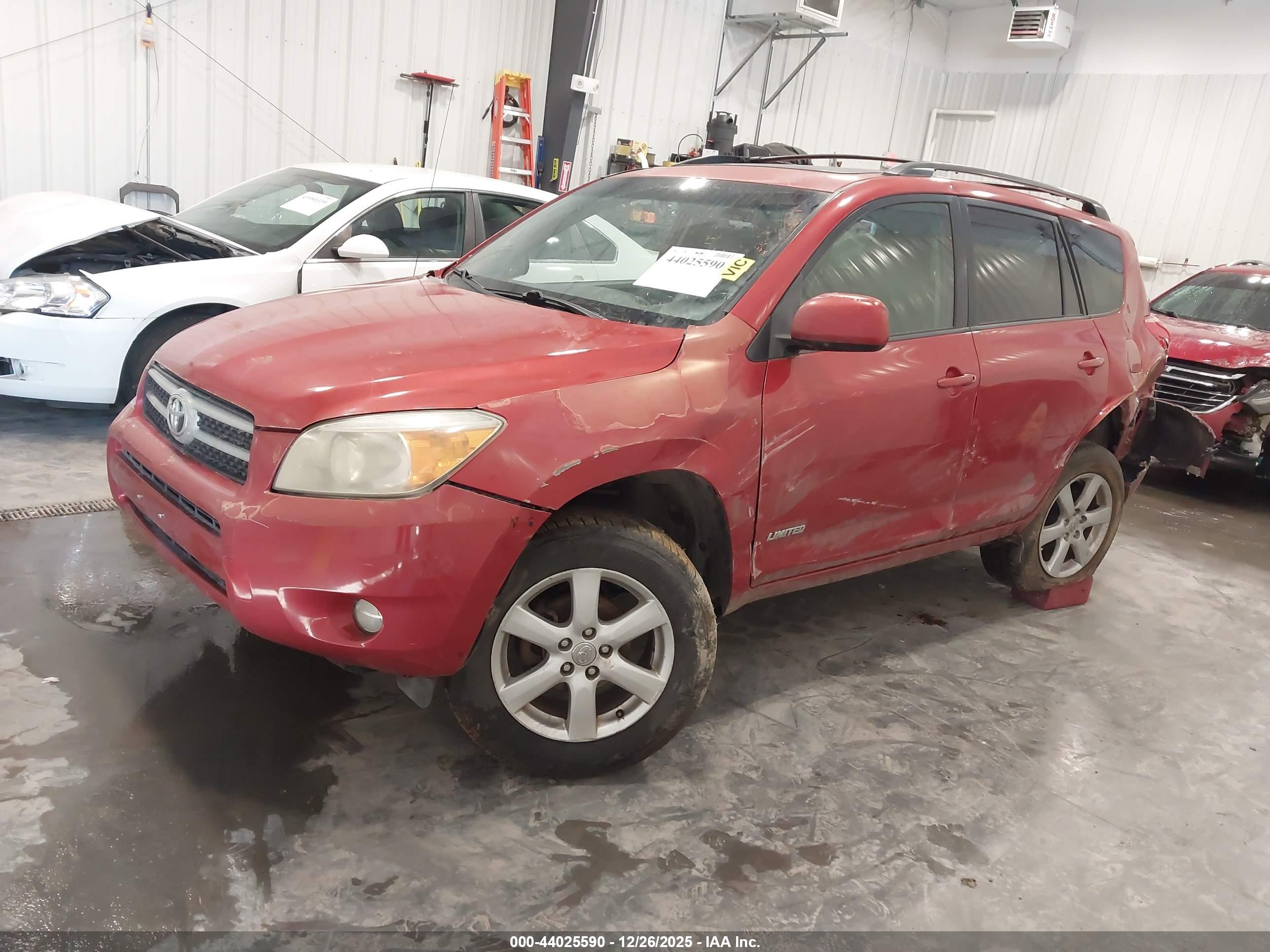 TOYOTA RAV4 image 2