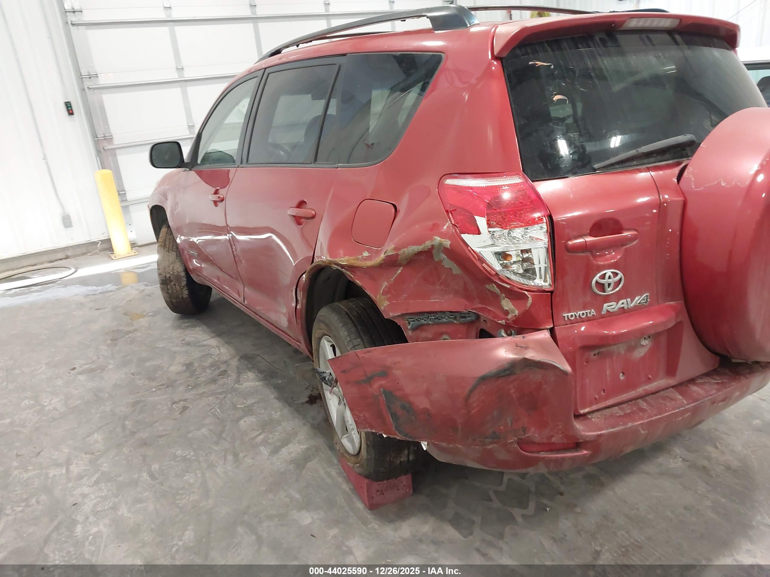 TOYOTA RAV4 image 6