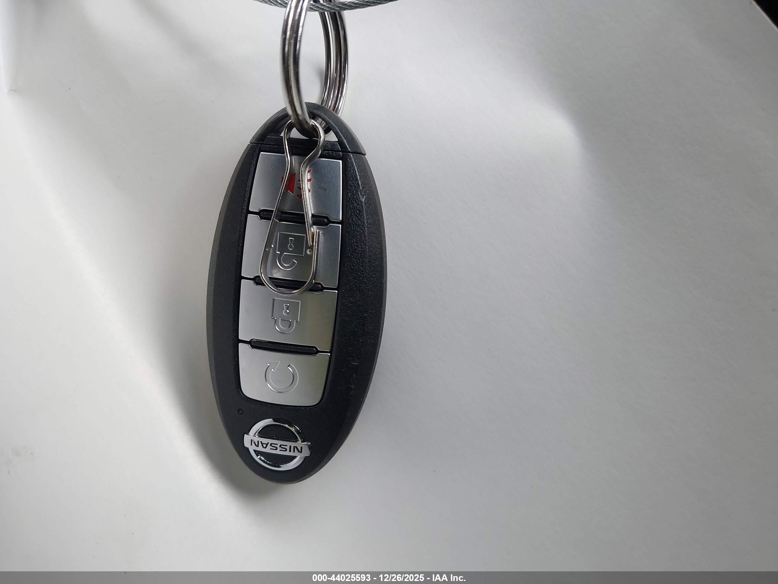 NISSAN ROGUE image 11