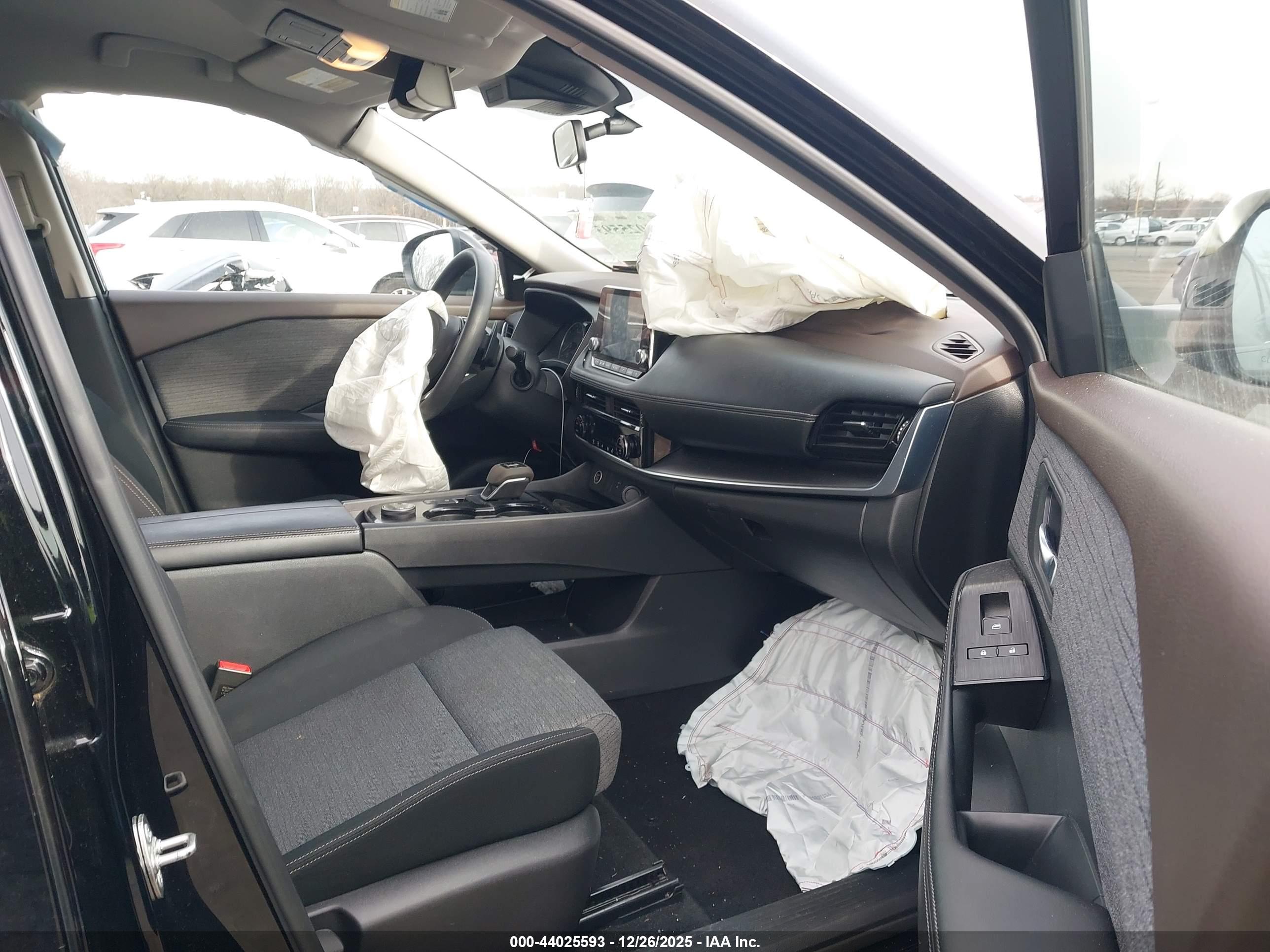 NISSAN ROGUE image 5