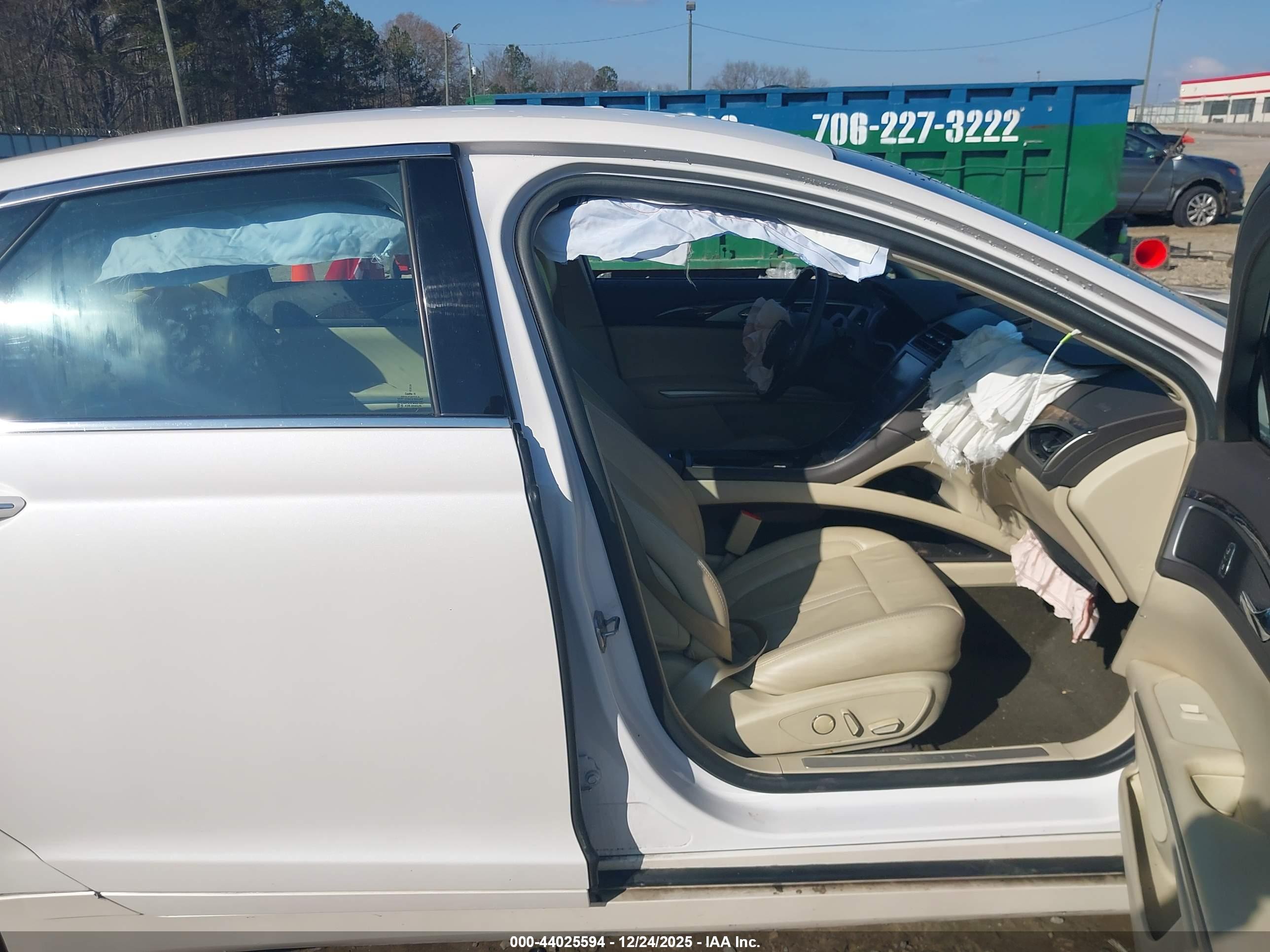 LINCOLN MKZ image 5