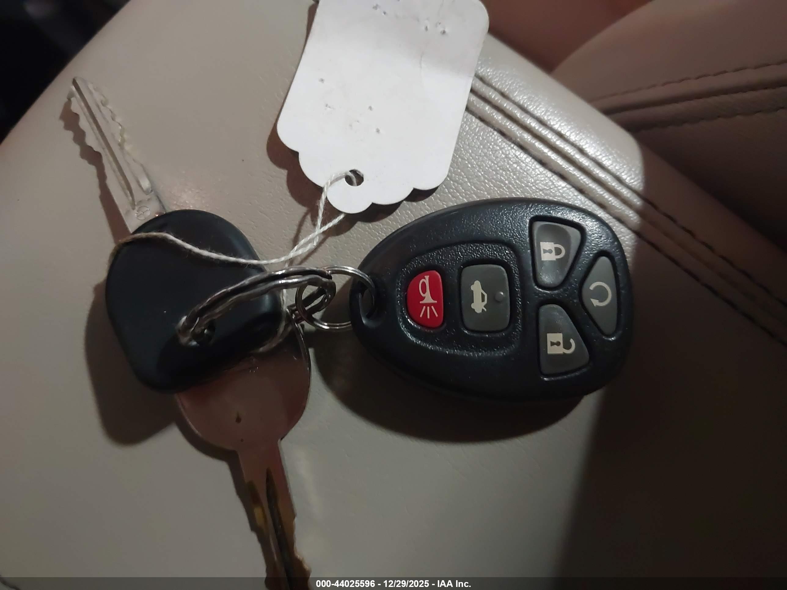 BUICK LUCERNE image 11