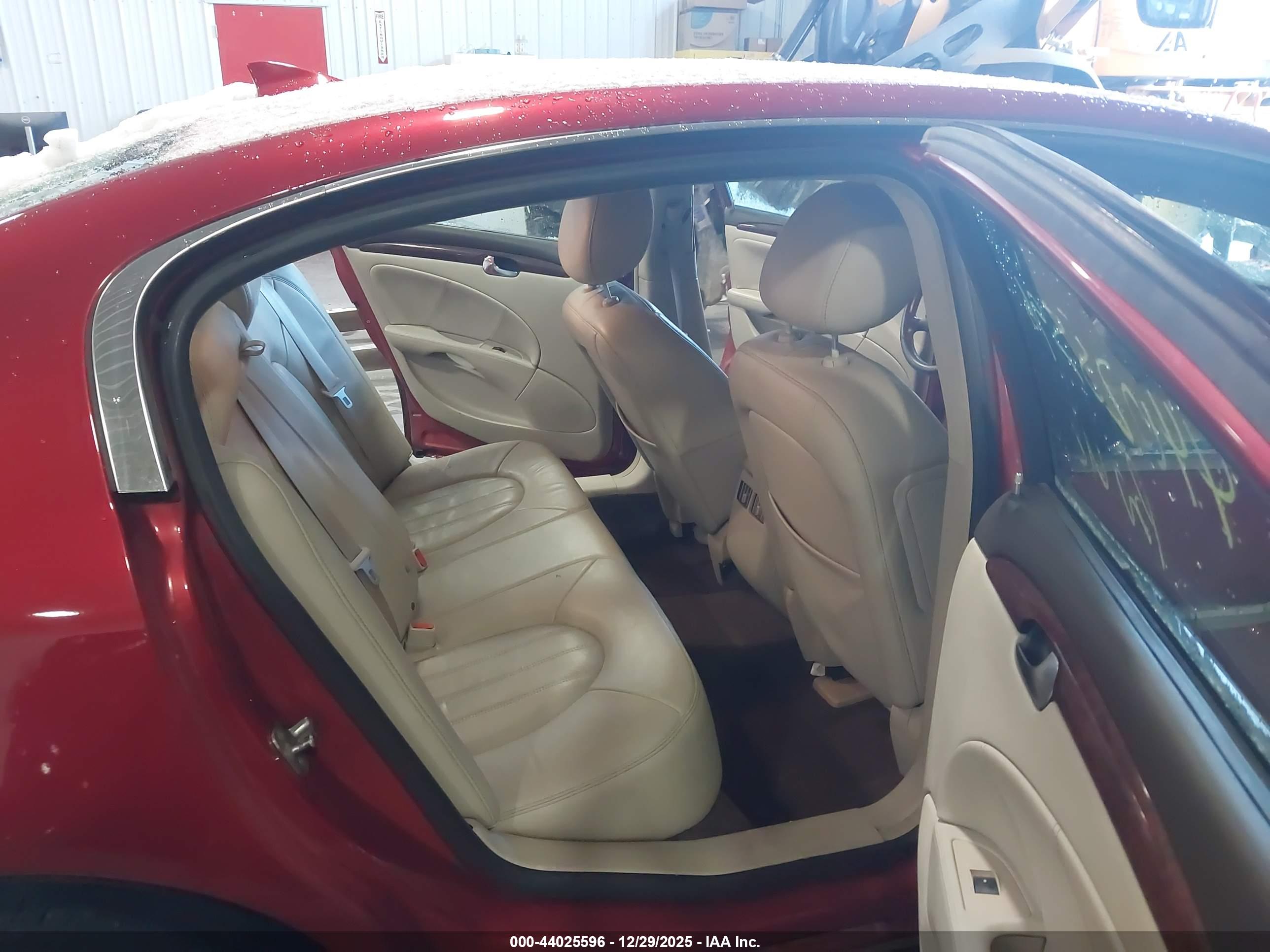 BUICK LUCERNE image 8