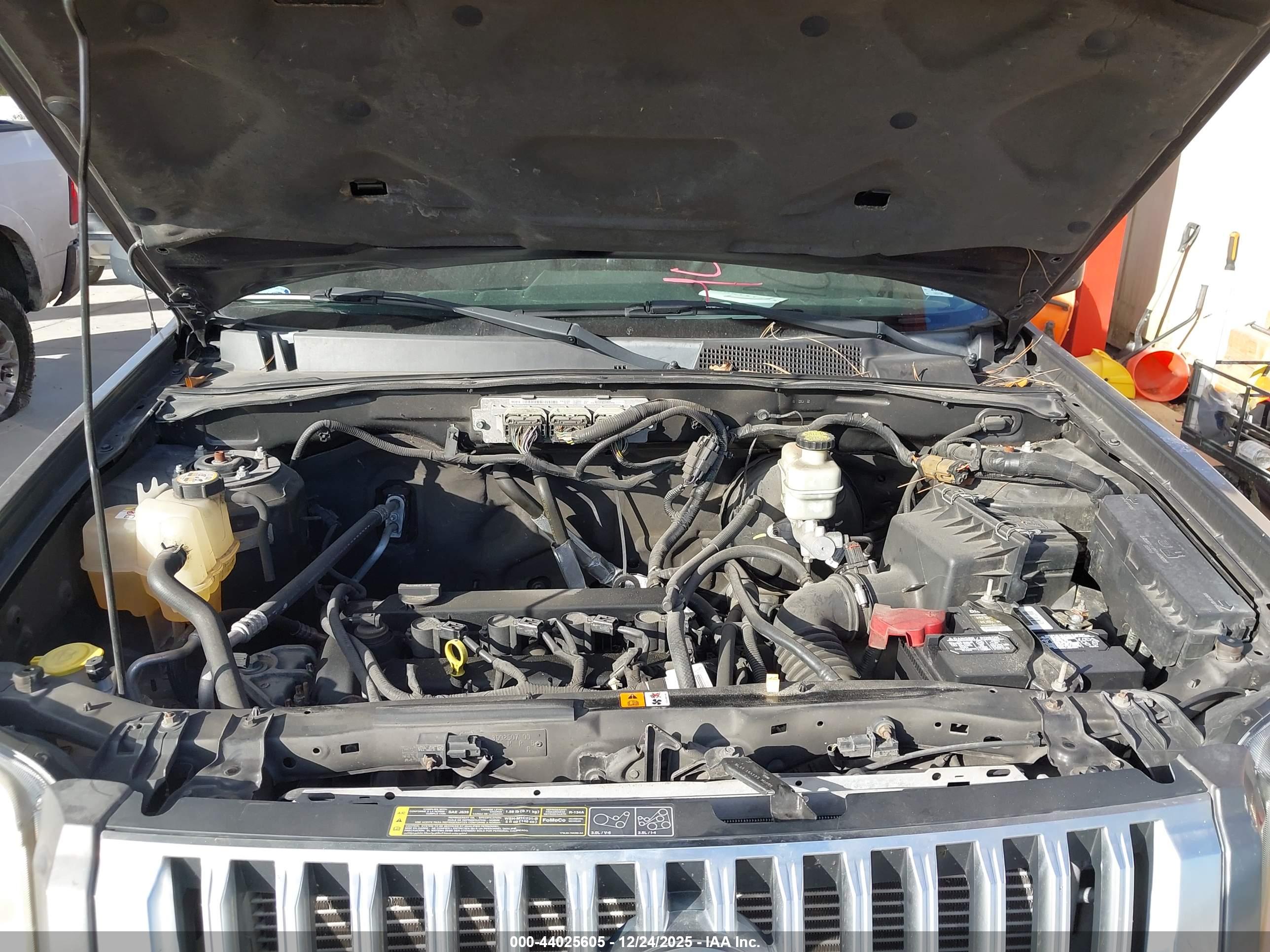 MERCURY MARINER image 10