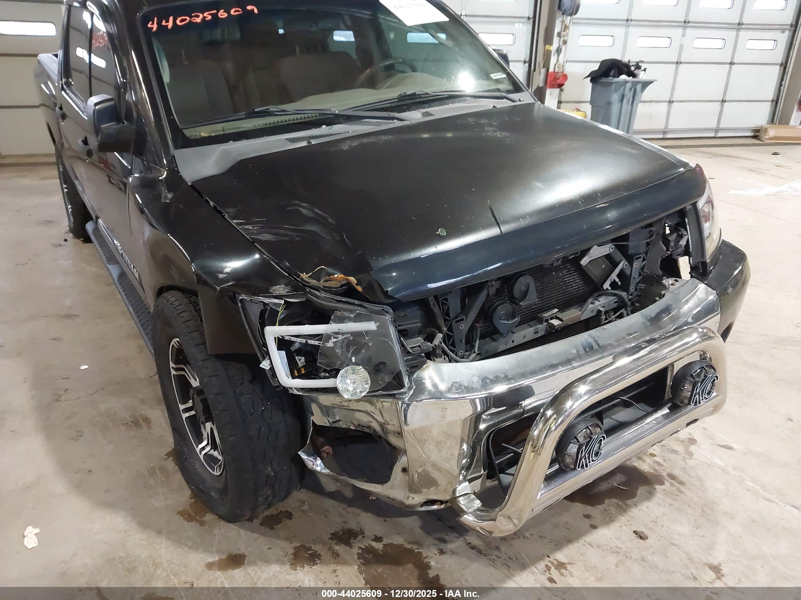 NISSAN TITAN image 6