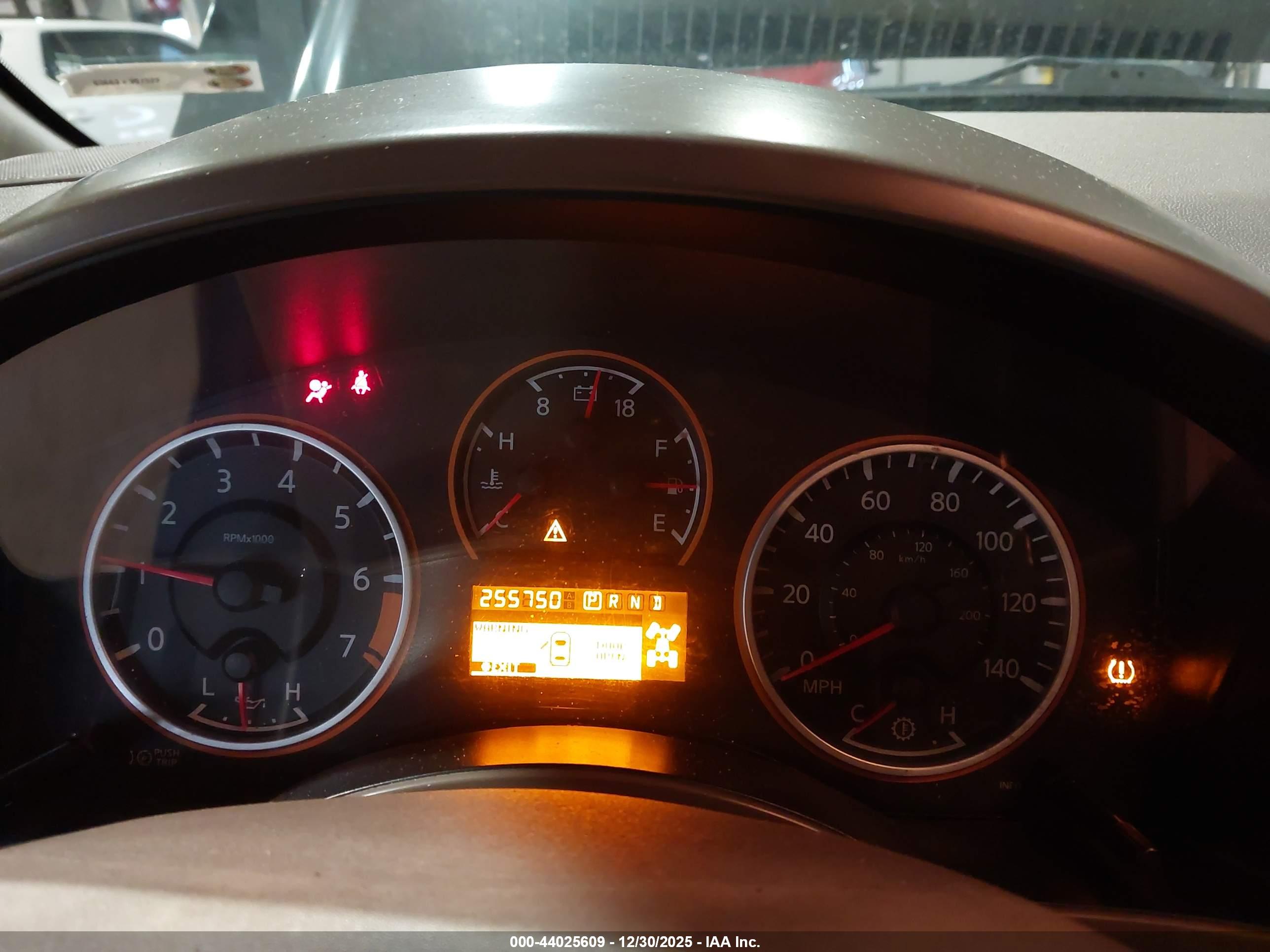 NISSAN TITAN image 7