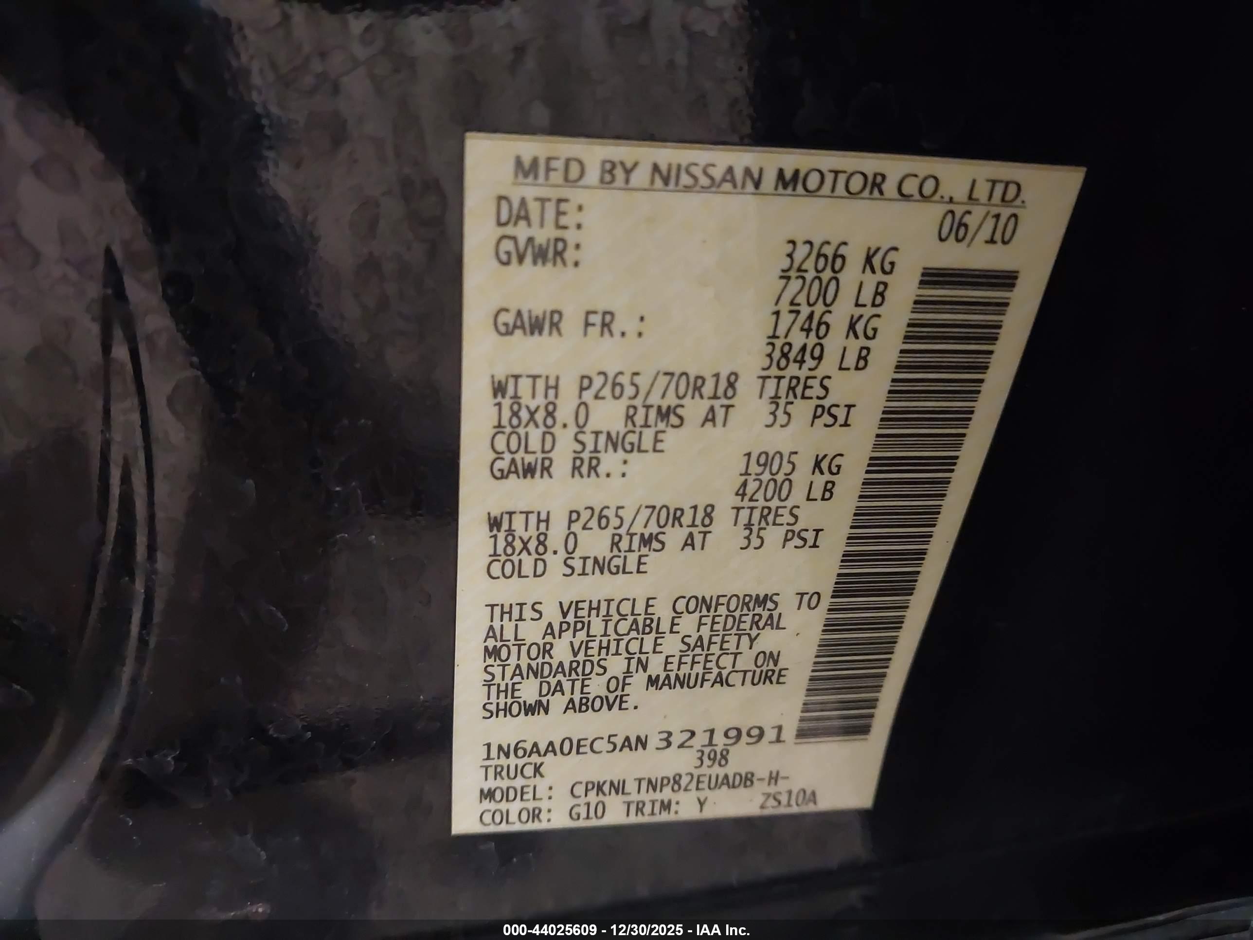 NISSAN TITAN image 9