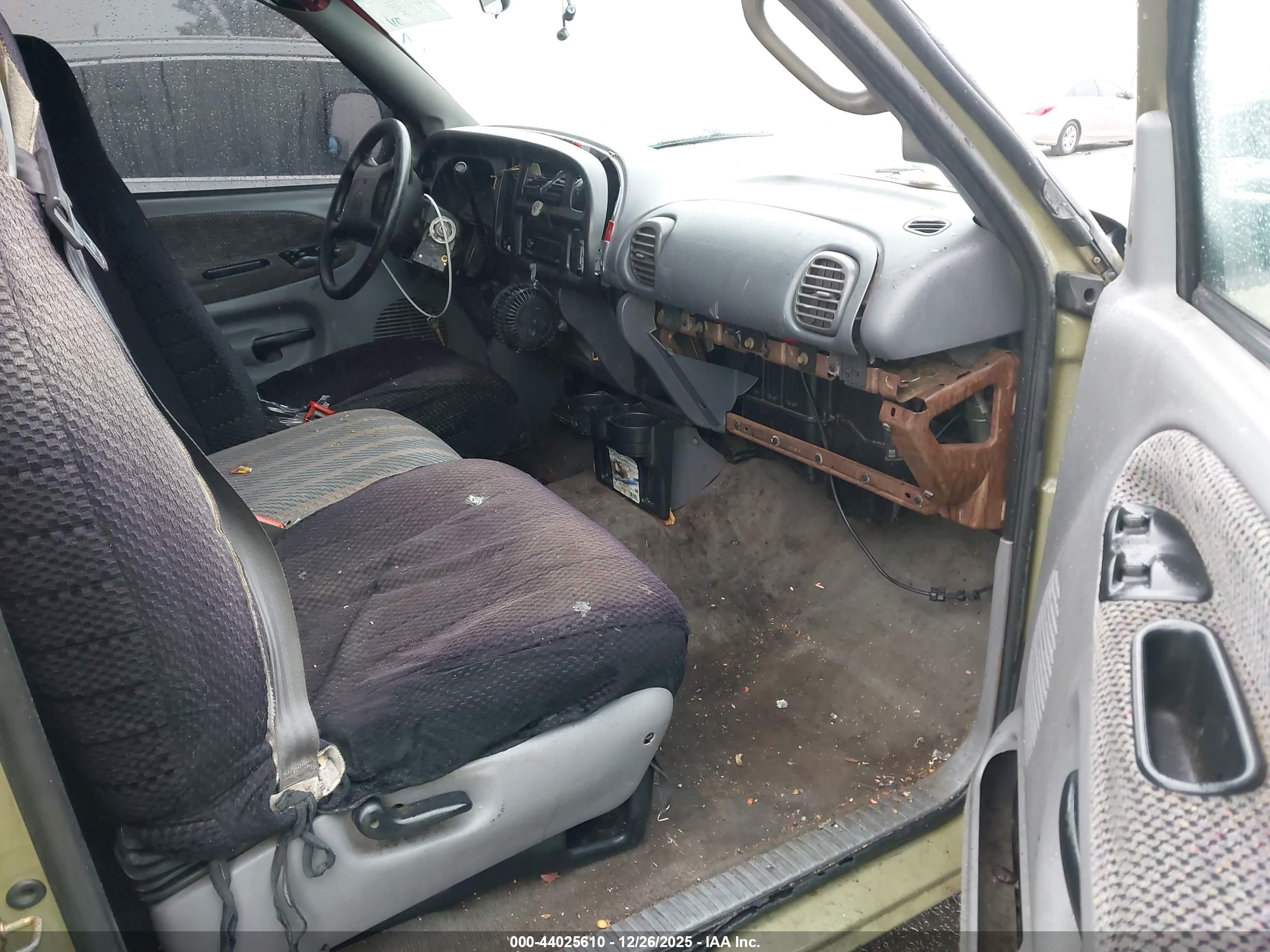 DODGE RAM image 5
